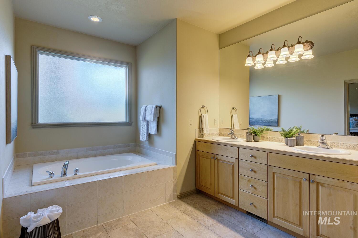 9407 W Pebblestream Dr