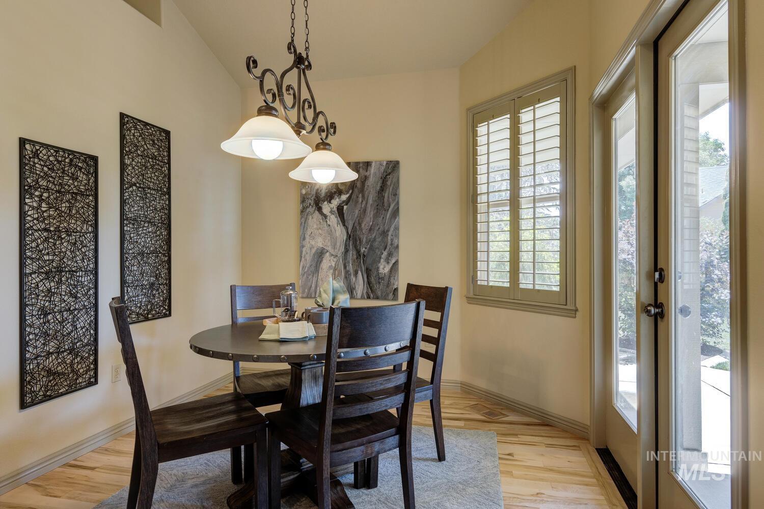 9407 W Pebblestream Dr