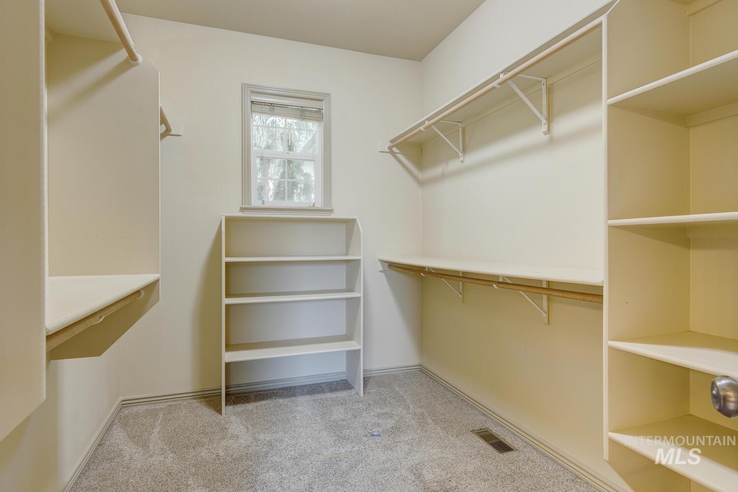 9407 W Pebblestream Dr