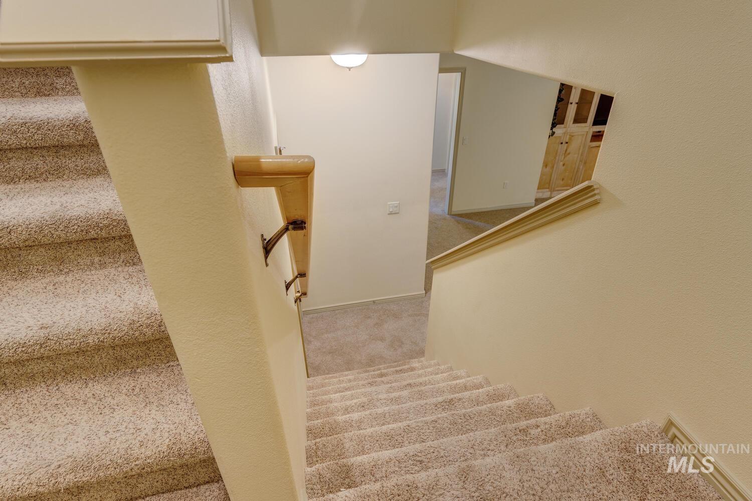 9407 W Pebblestream Dr