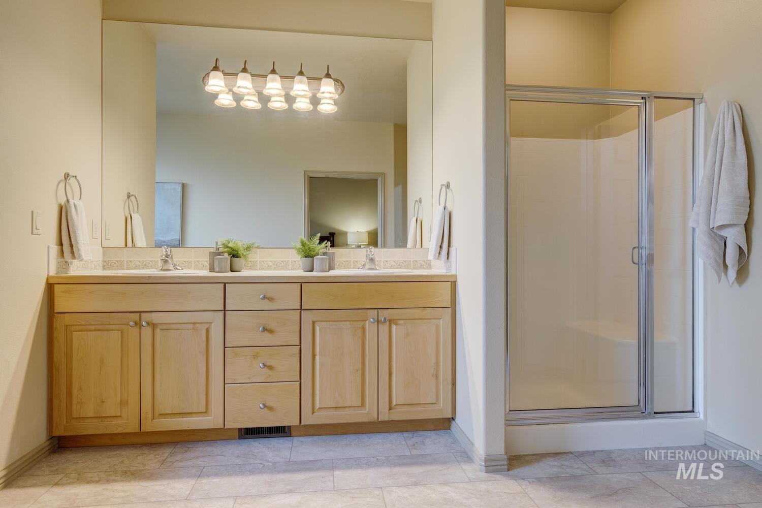 9407 W Pebblestream Dr