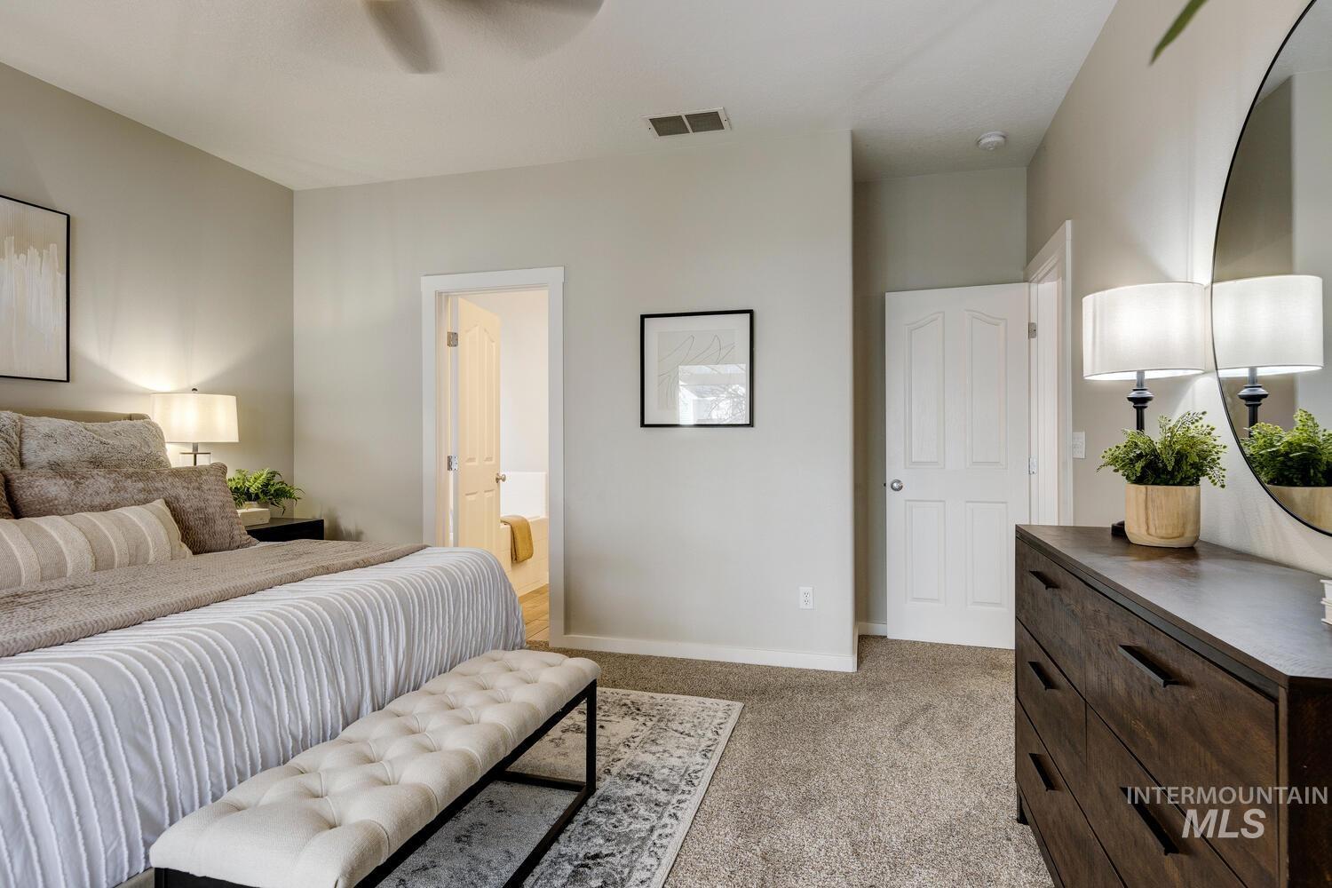 5572 W School Ridge Rd