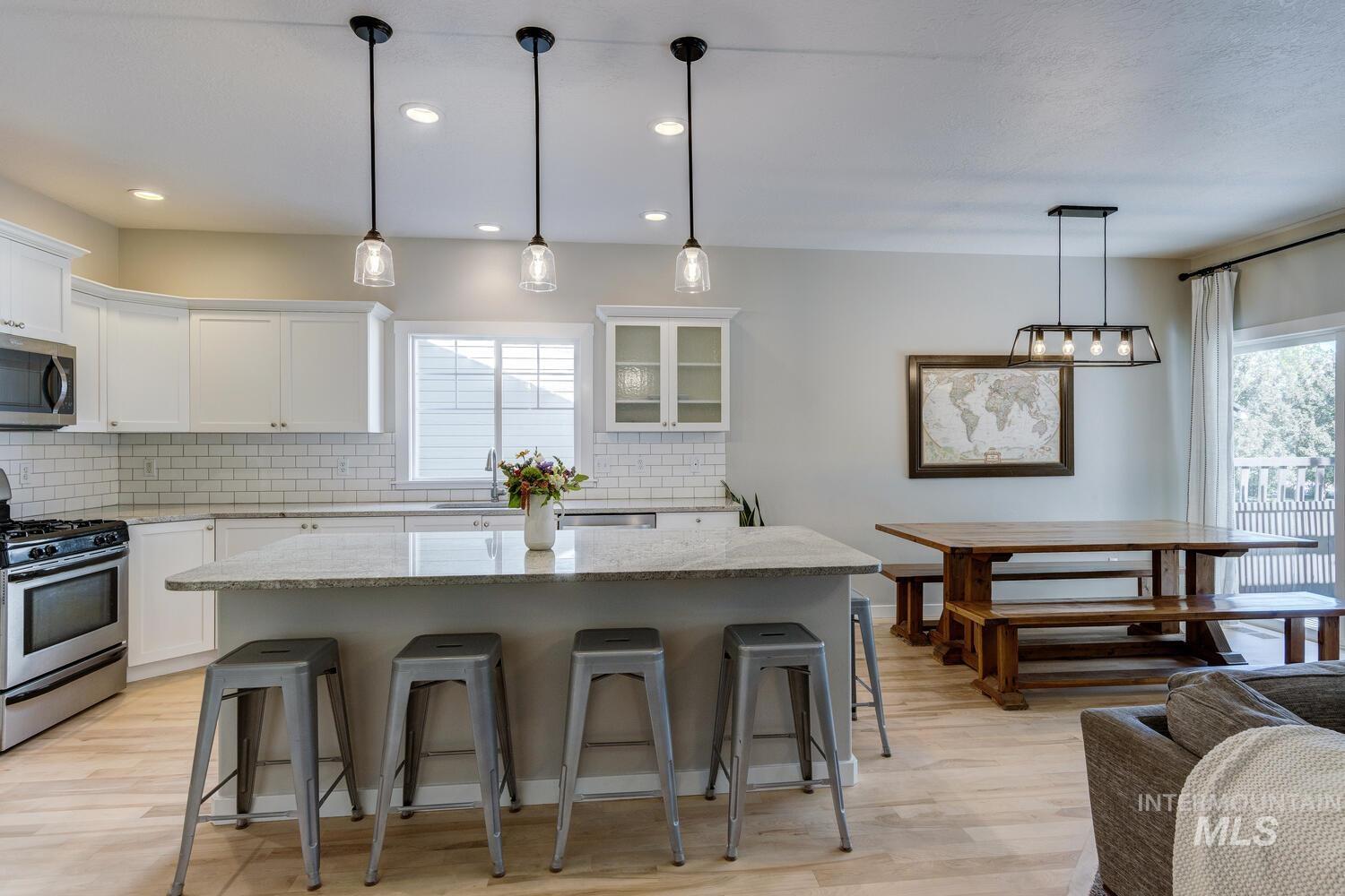 5572 W School Ridge Rd