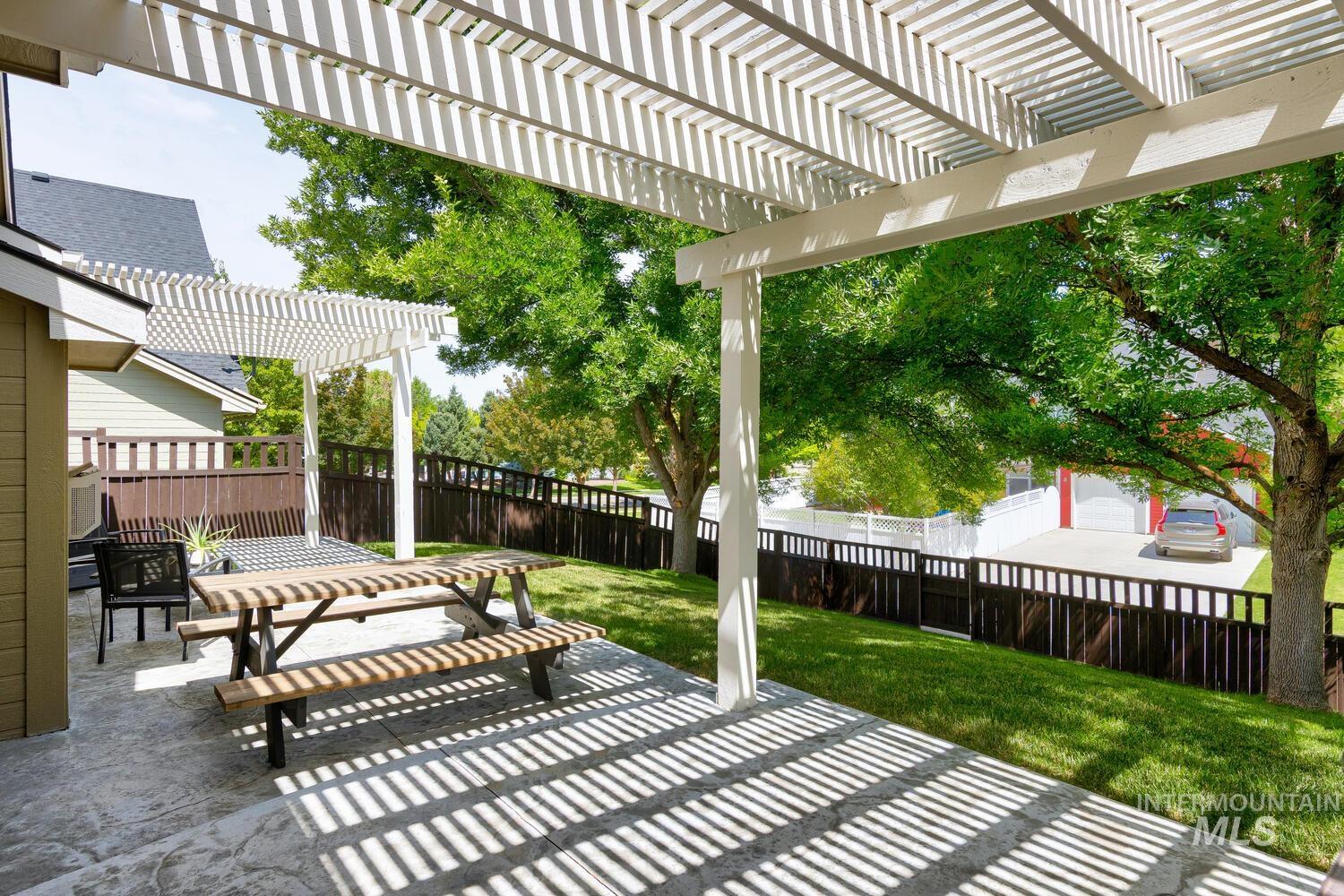 5572 W School Ridge Rd