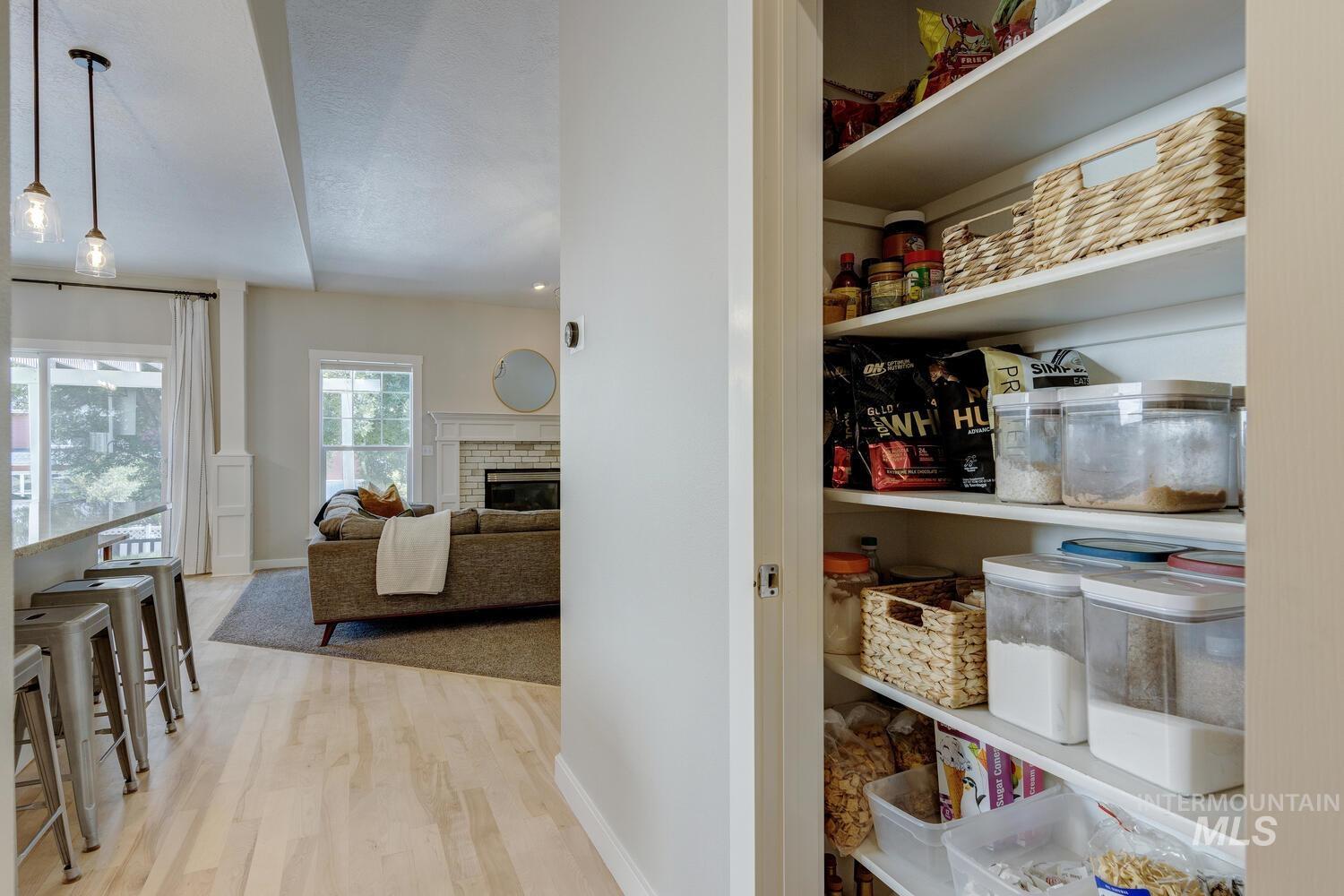 5572 W School Ridge Rd