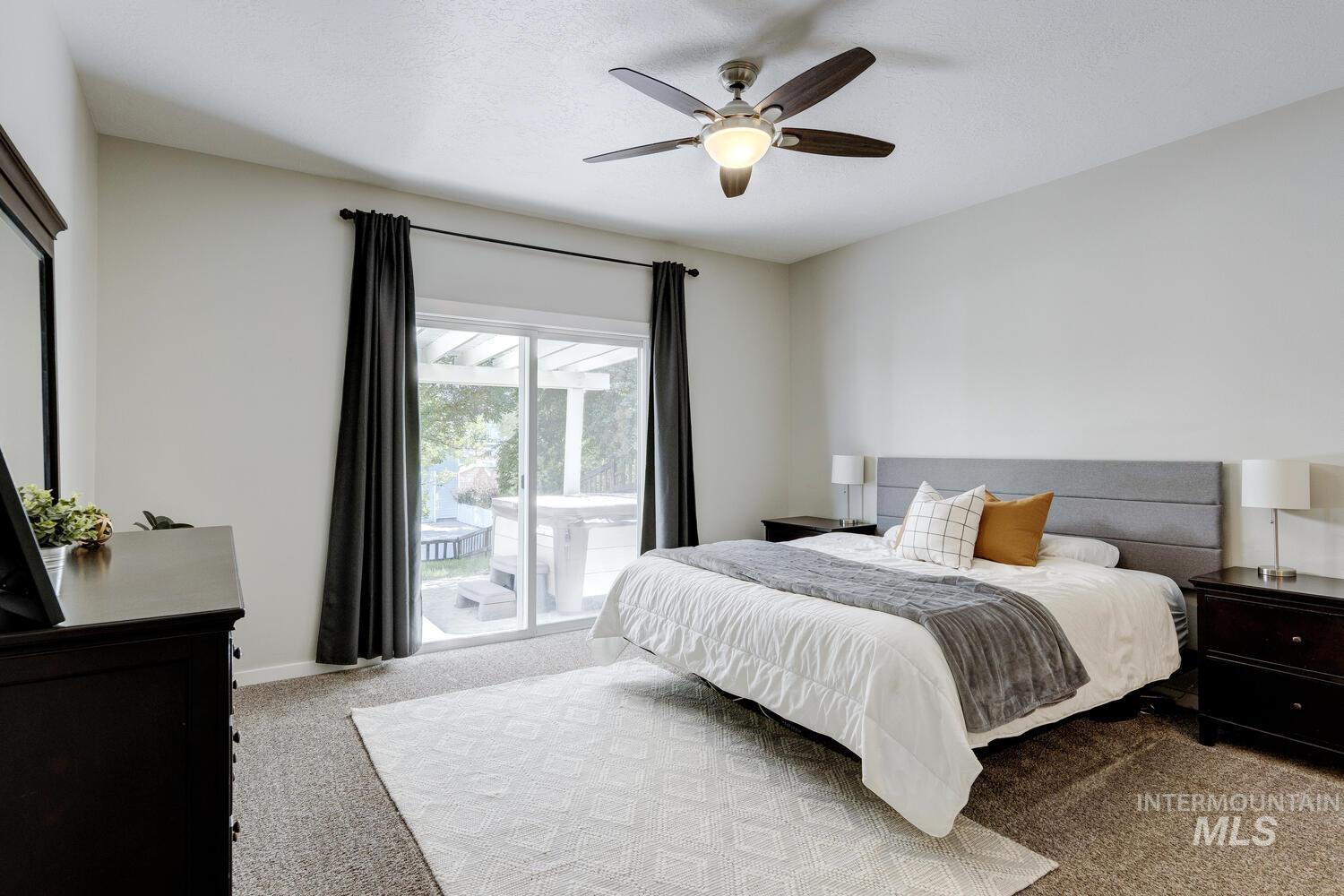 5572 W School Ridge Rd