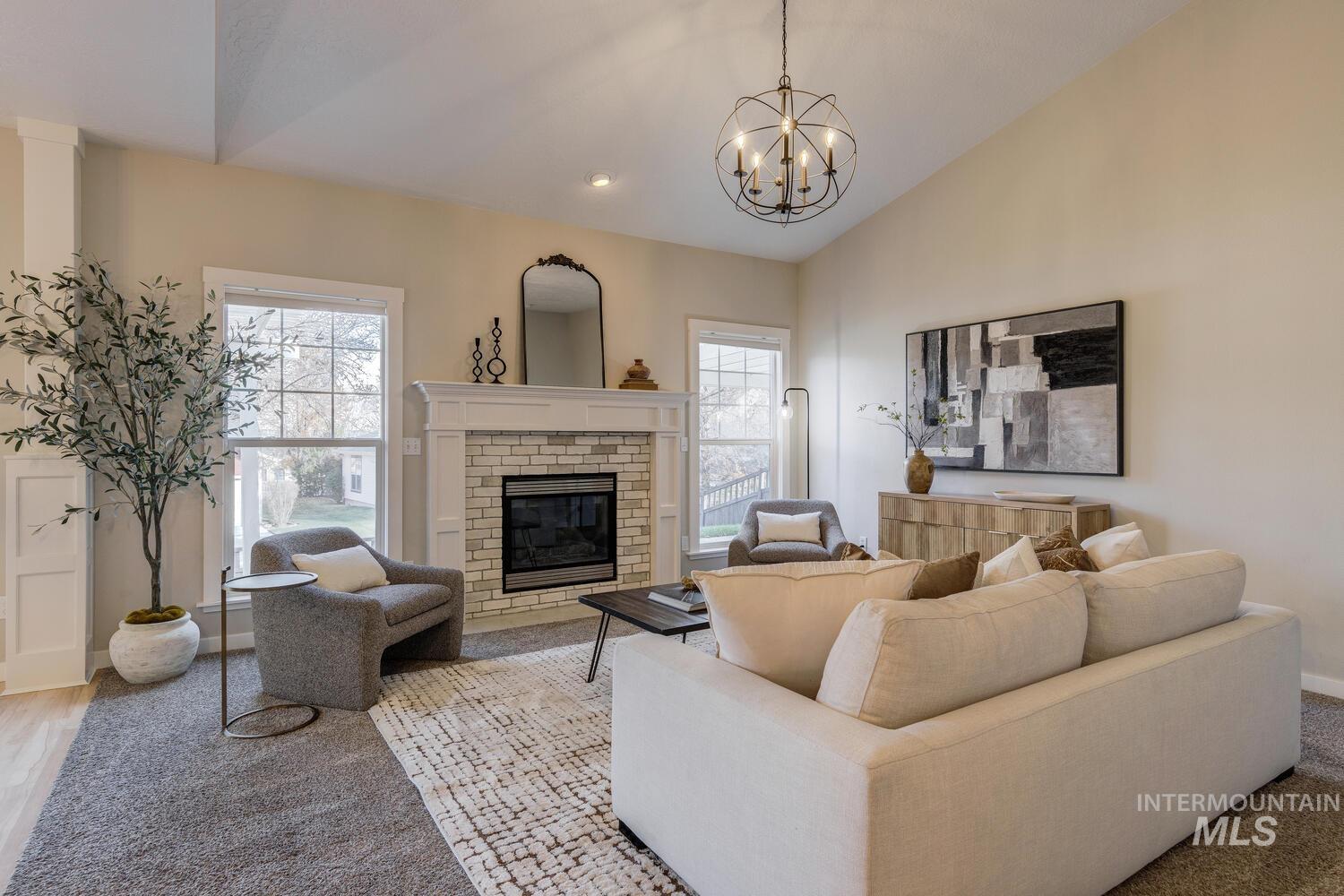 5572 W School Ridge Rd