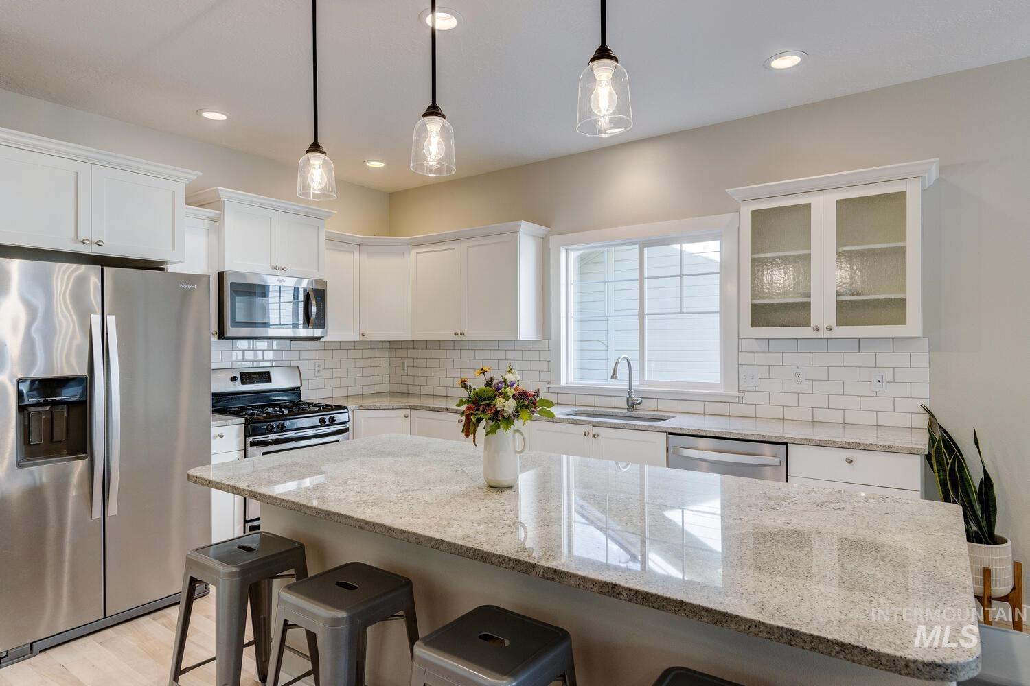 5572 W School Ridge Rd