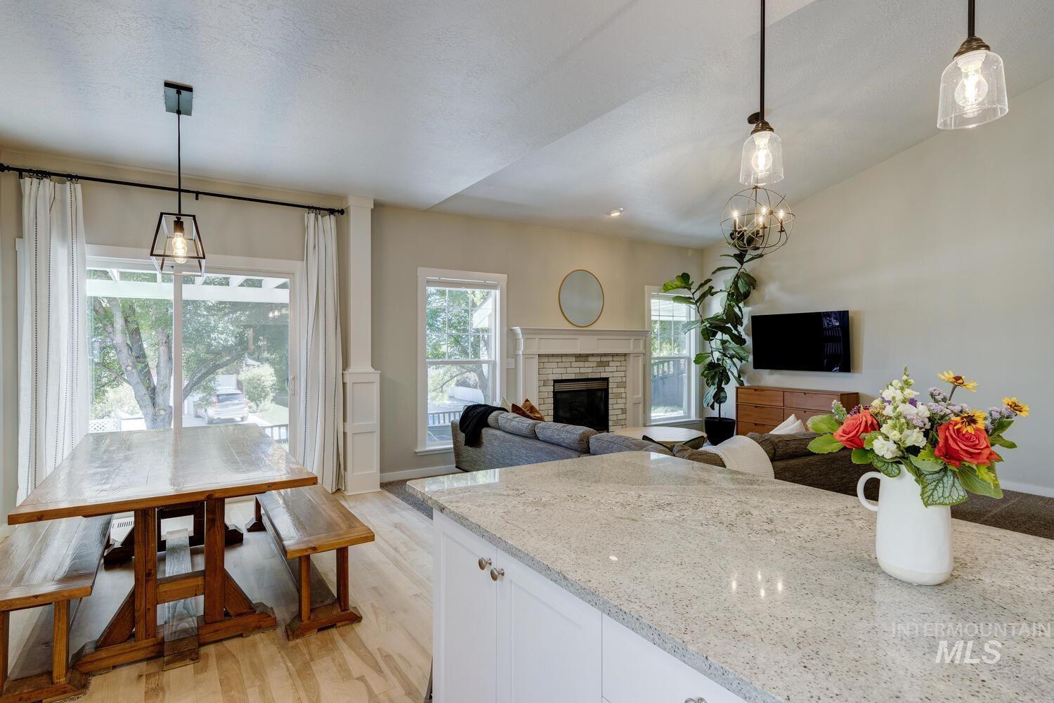 5572 W School Ridge Rd