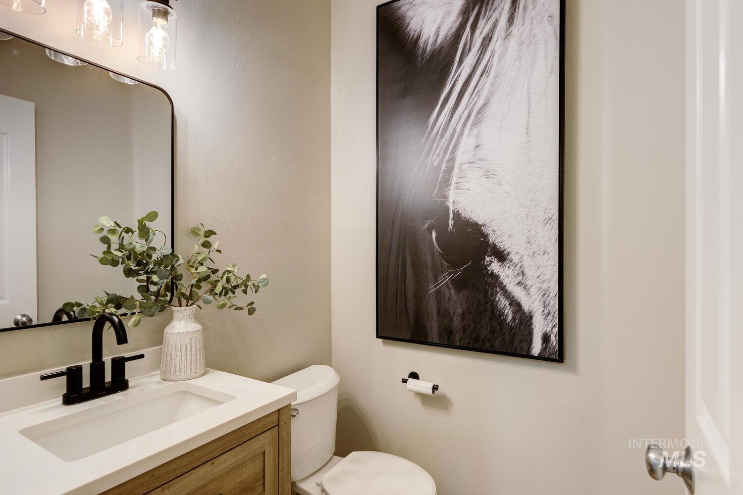 5572 W School Ridge Rd