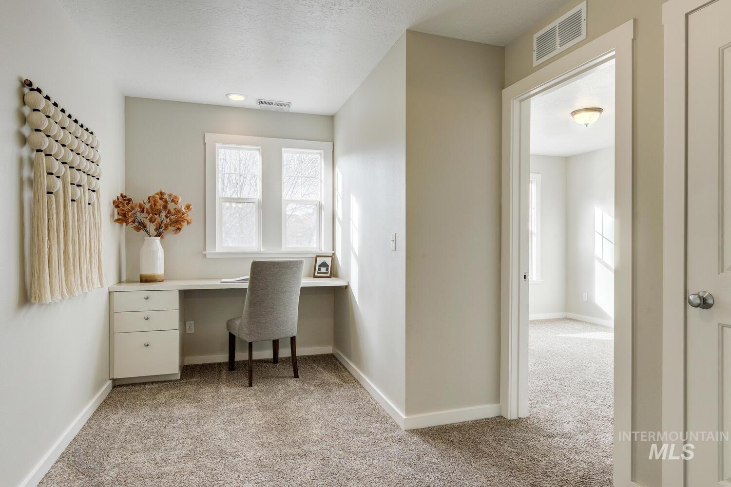 5572 W School Ridge Rd