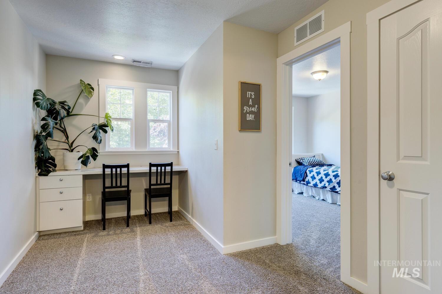 5572 W School Ridge Rd