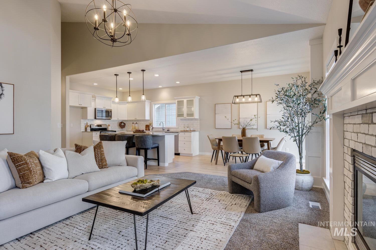 5572 W School Ridge Rd