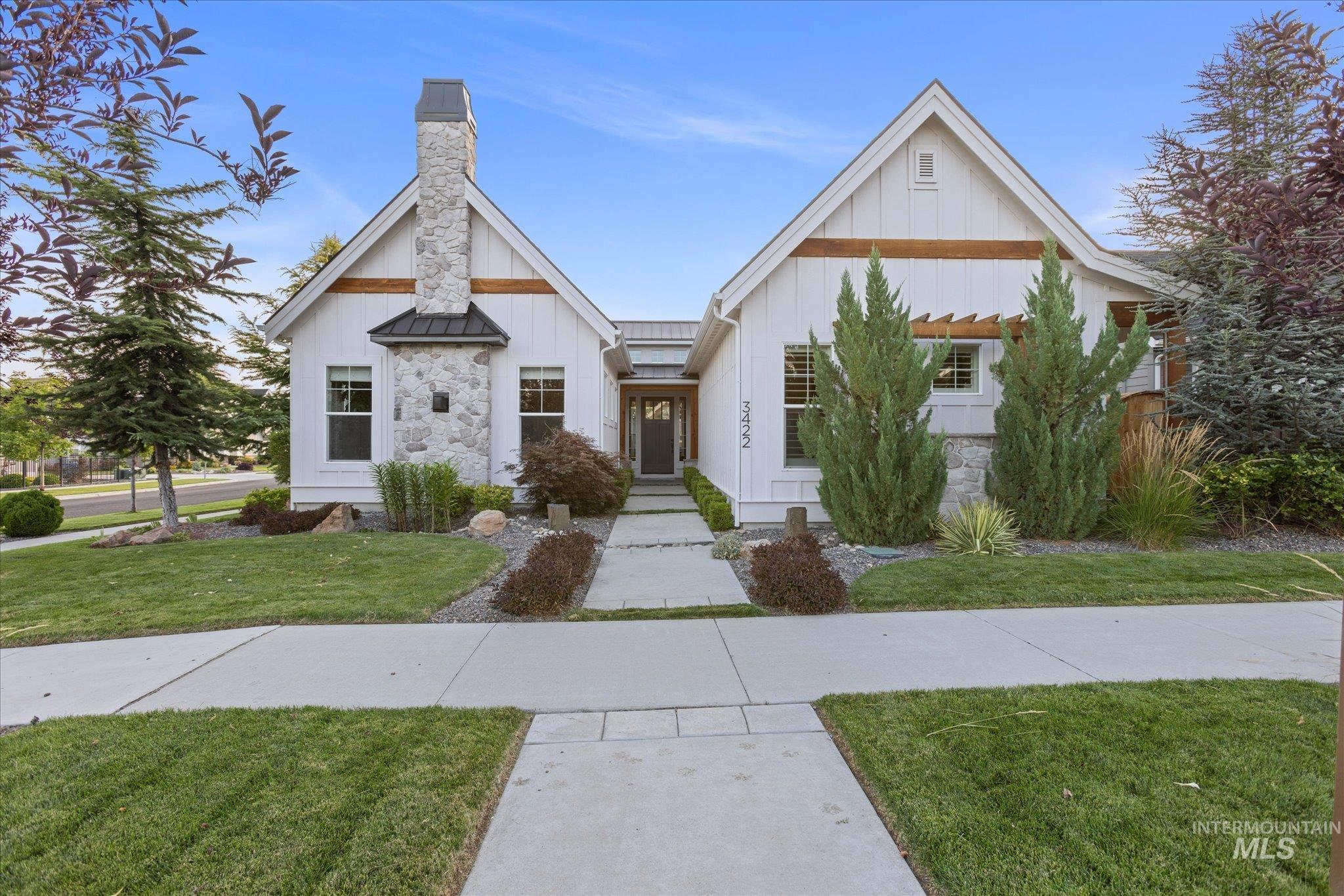 3422 W Hidden Springs Dr