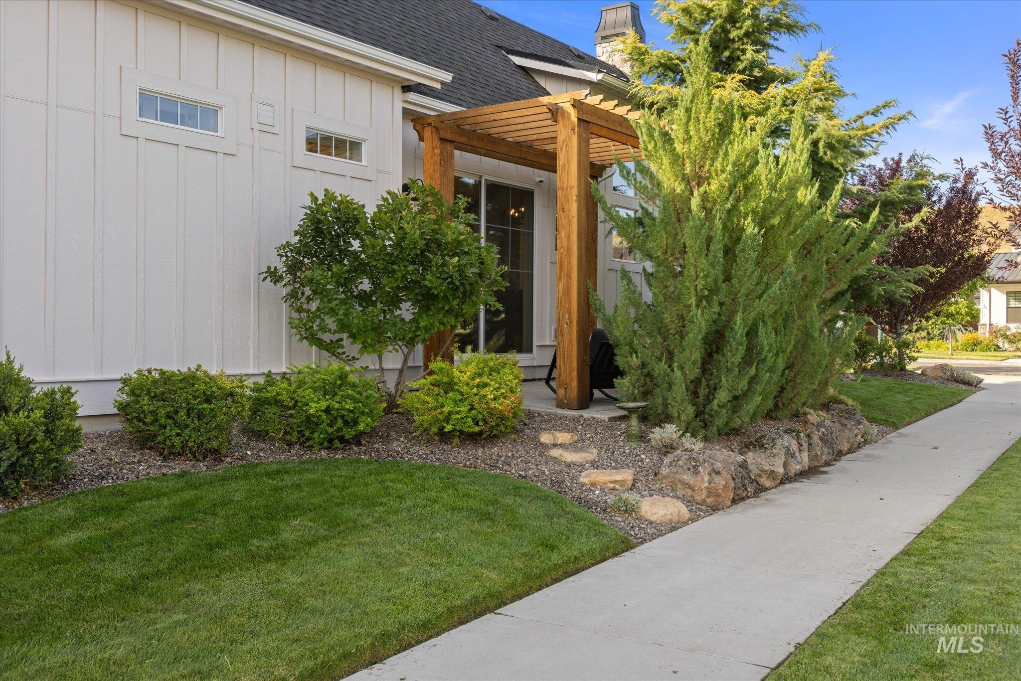 3422 W Hidden Springs Dr