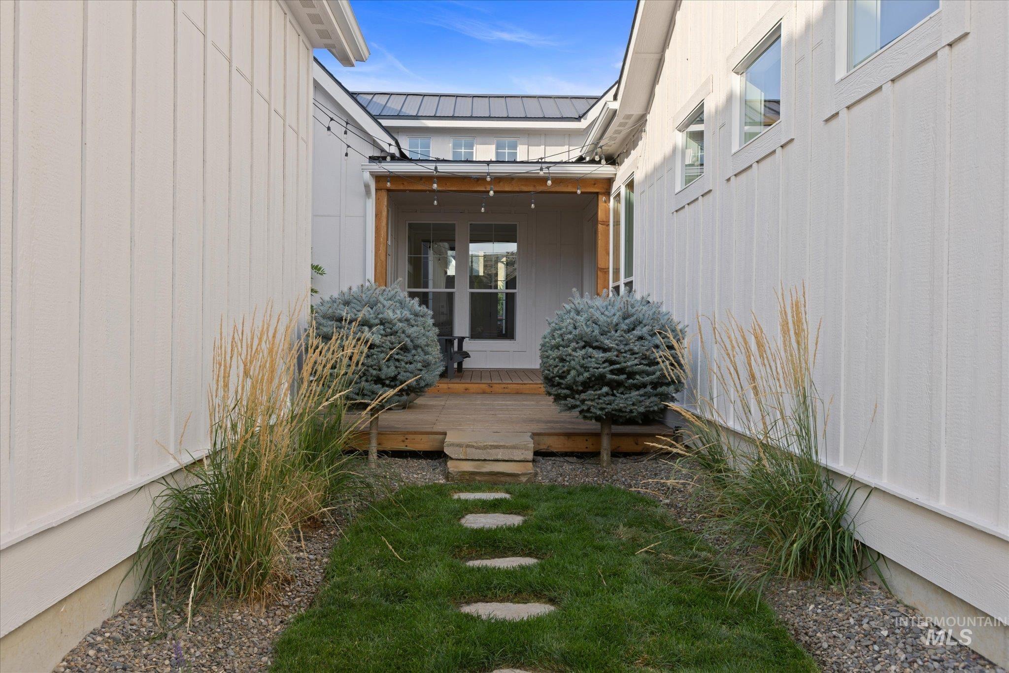 3422 W Hidden Springs Dr