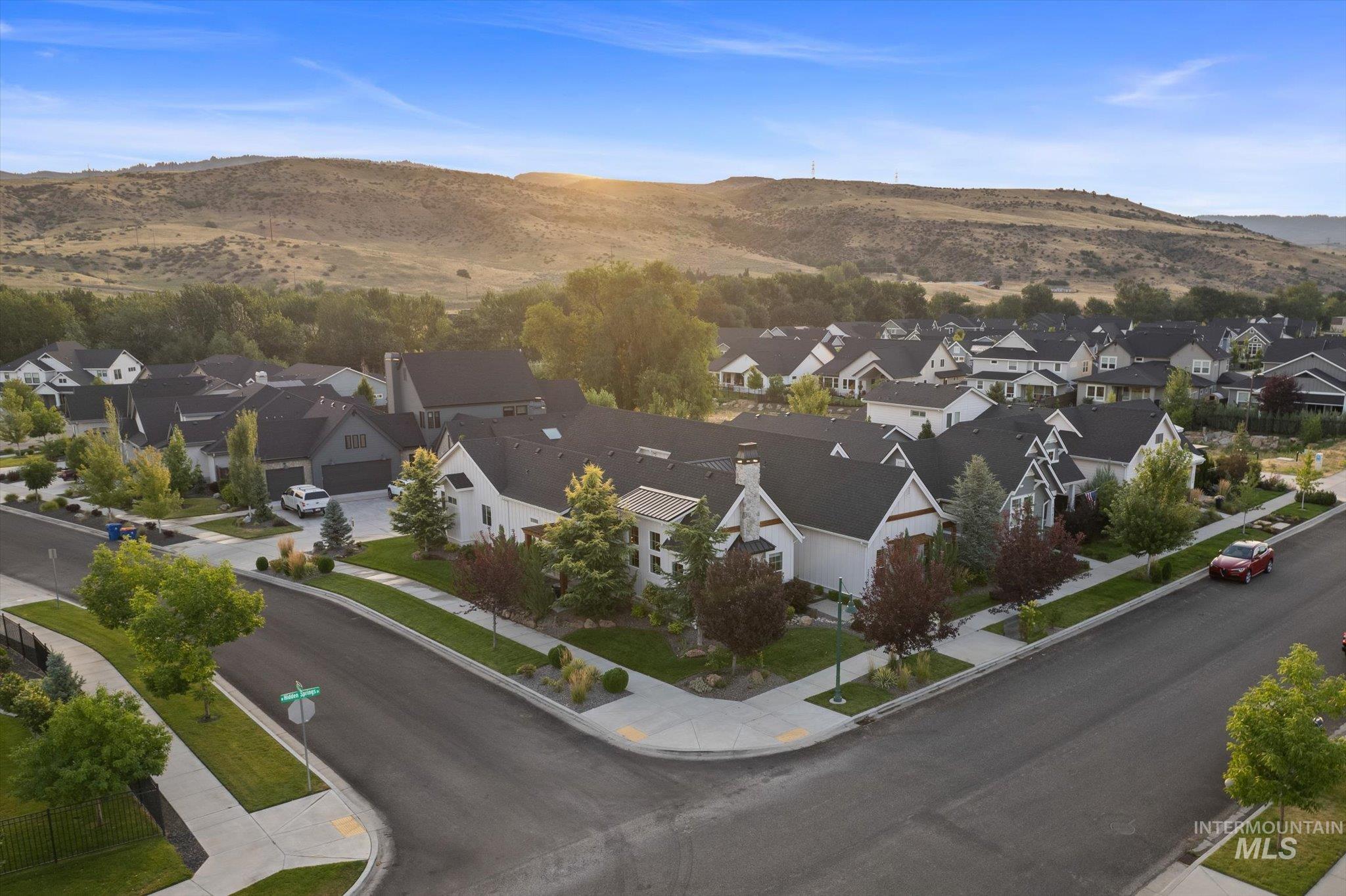 3422 W Hidden Springs Dr