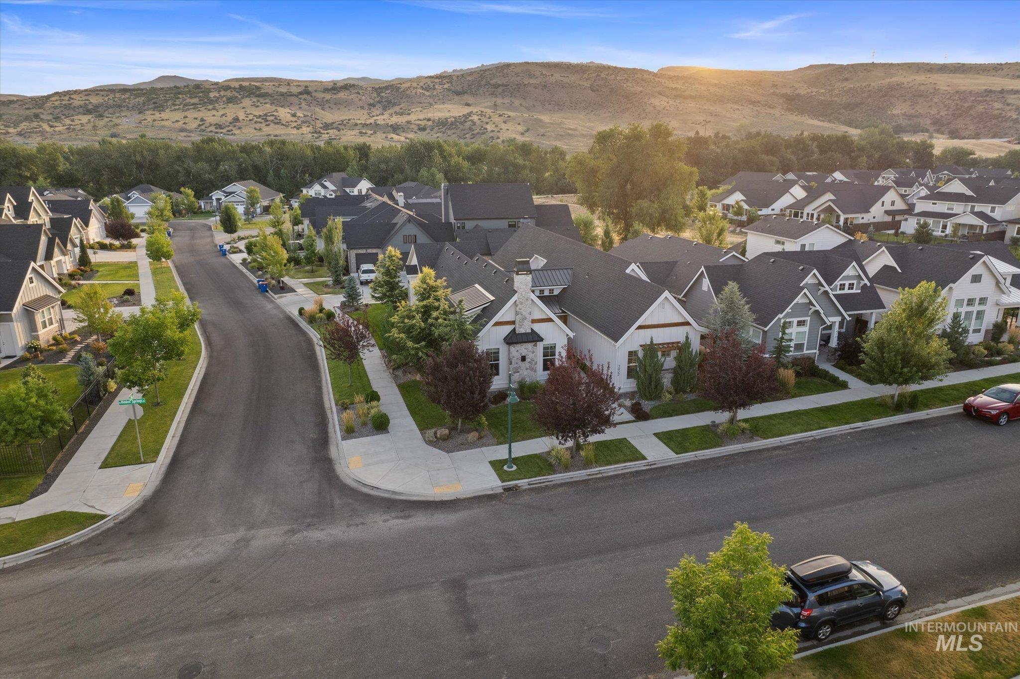 3422 W Hidden Springs Dr