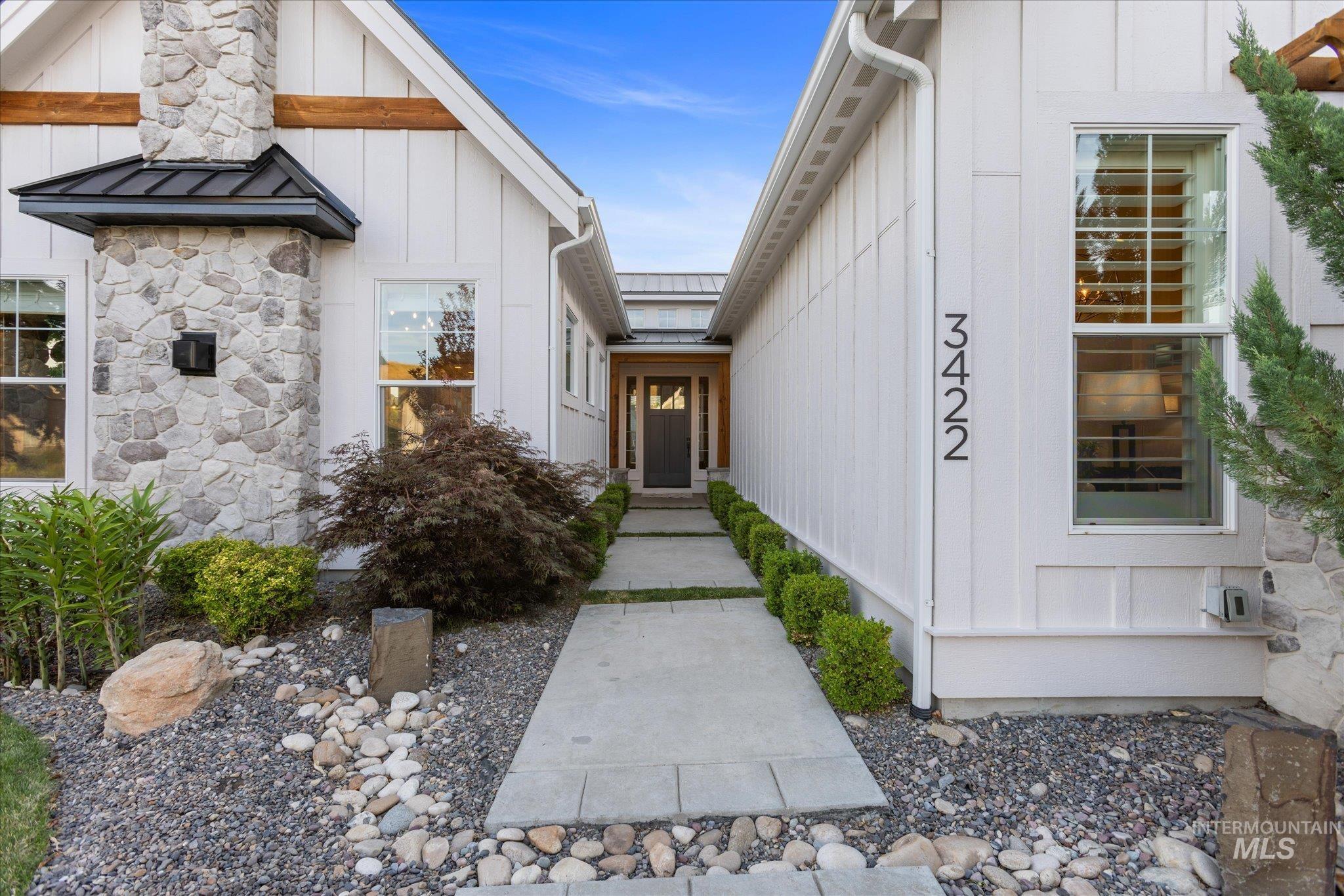 3422 W Hidden Springs Dr