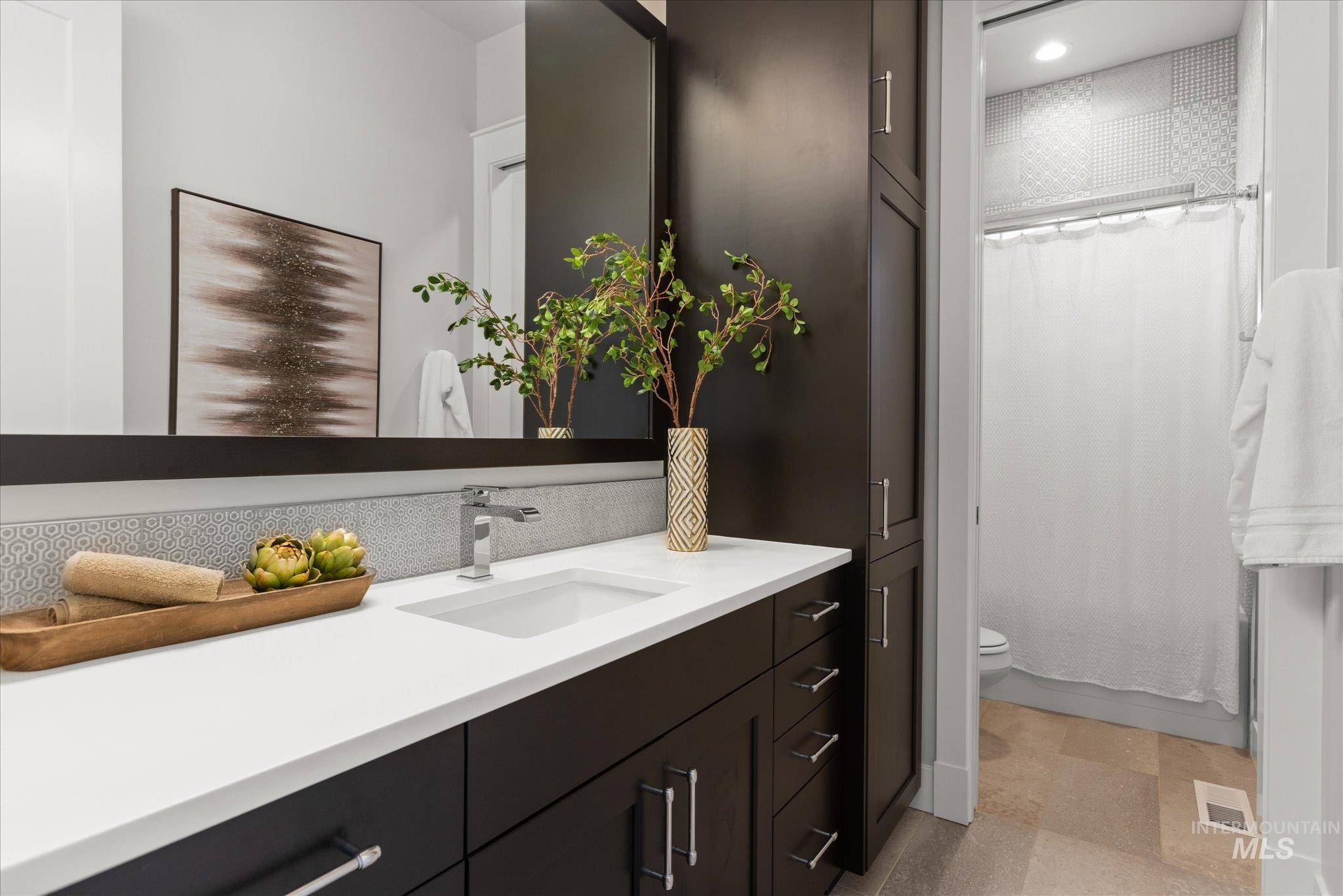 3422 W Hidden Springs Dr