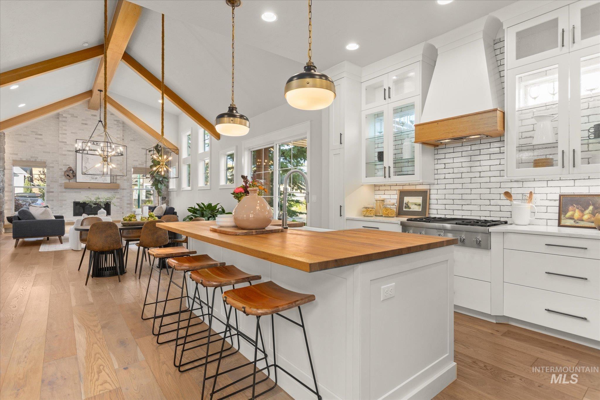 3422 W Hidden Springs Dr