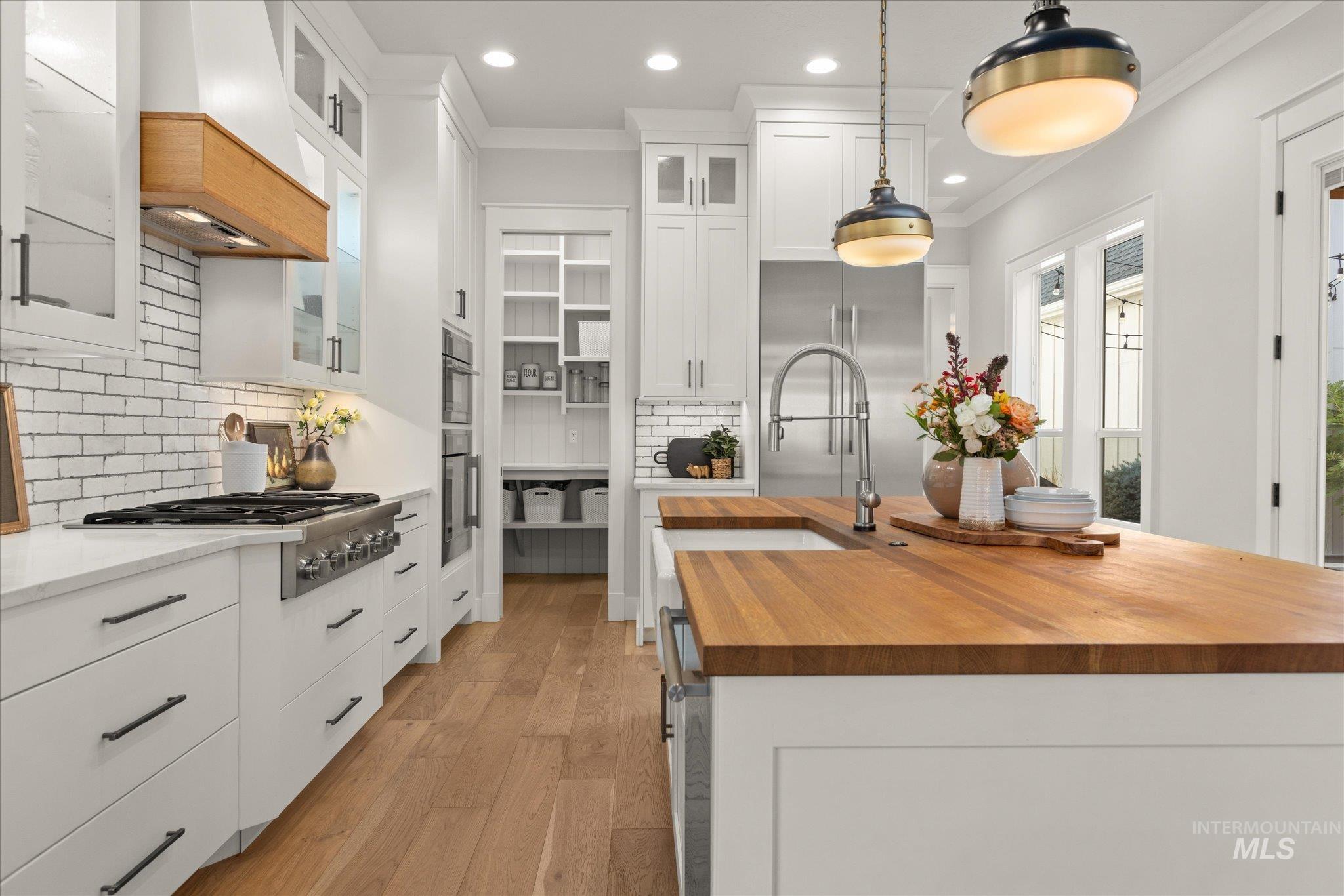 3422 W Hidden Springs Dr