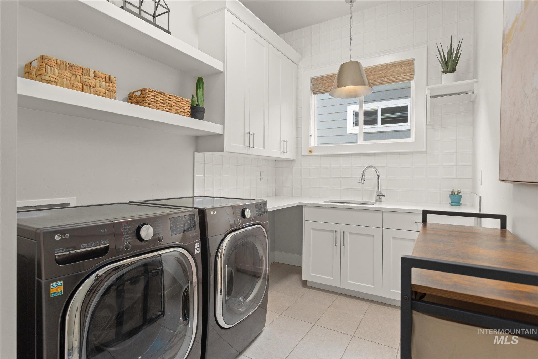 3422 W Hidden Springs Dr