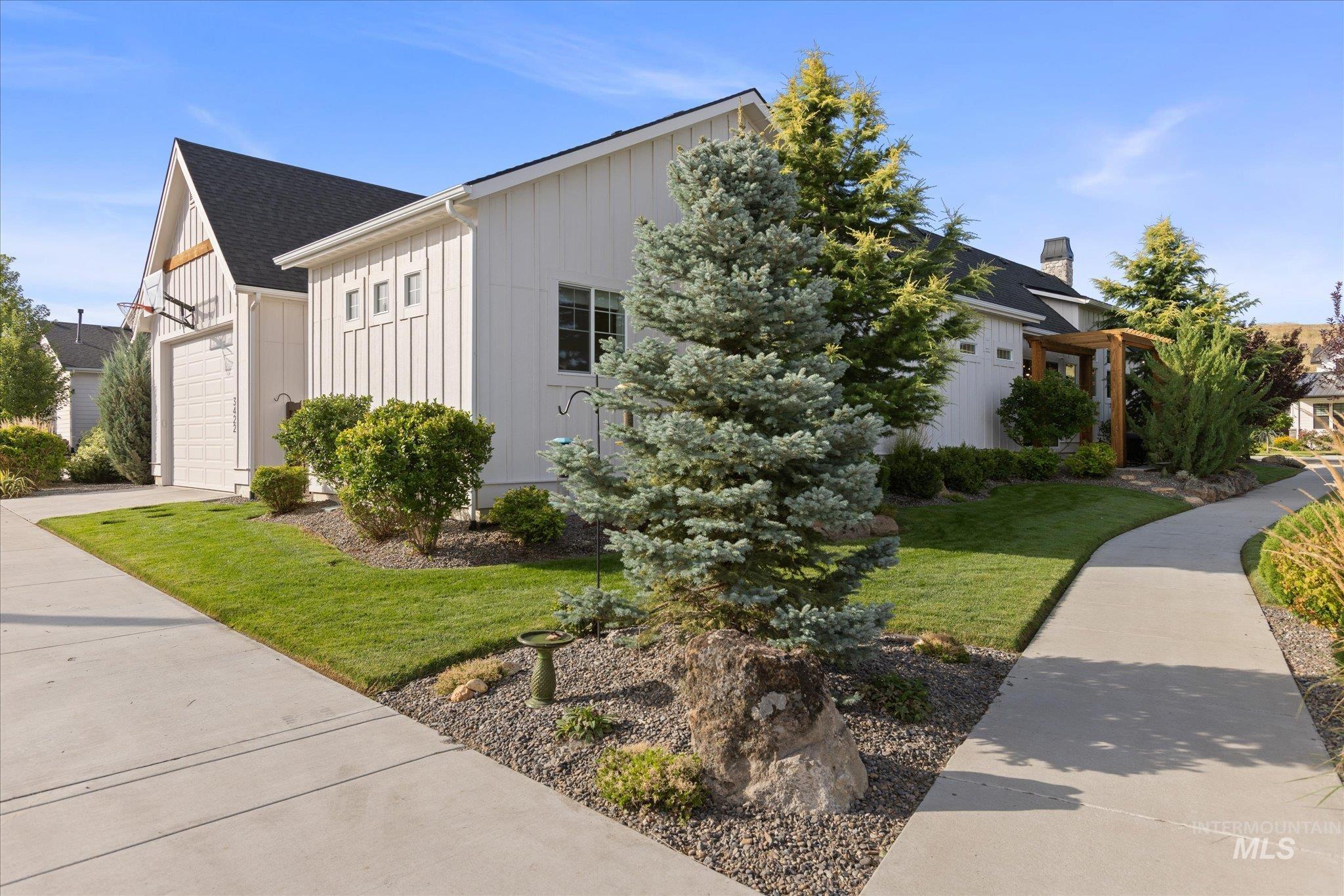 3422 W Hidden Springs Dr