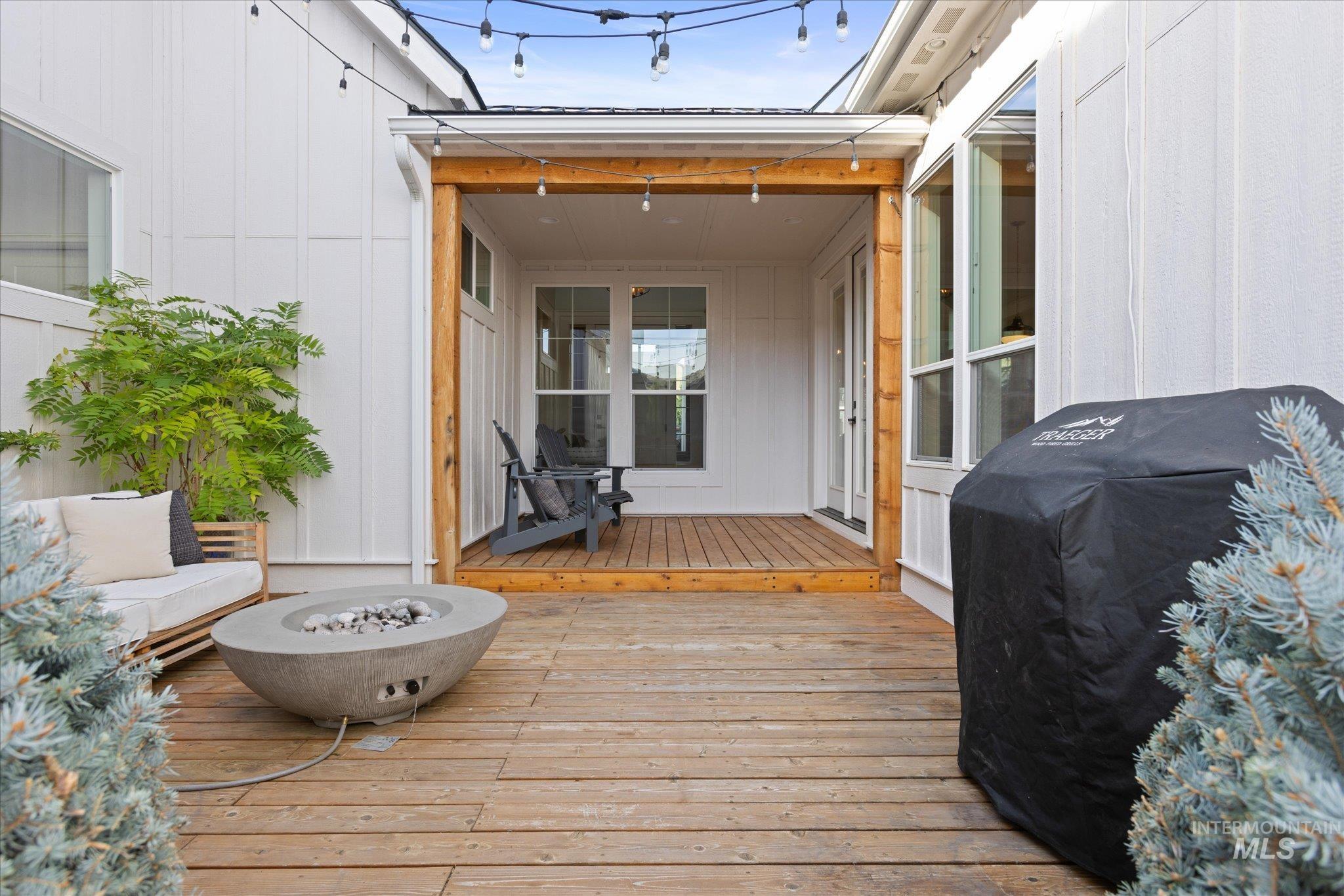 3422 W Hidden Springs Dr