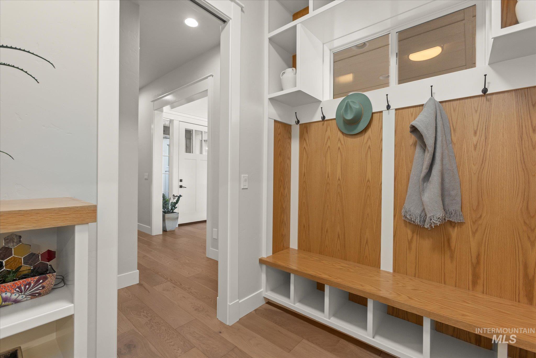 3422 W Hidden Springs Dr