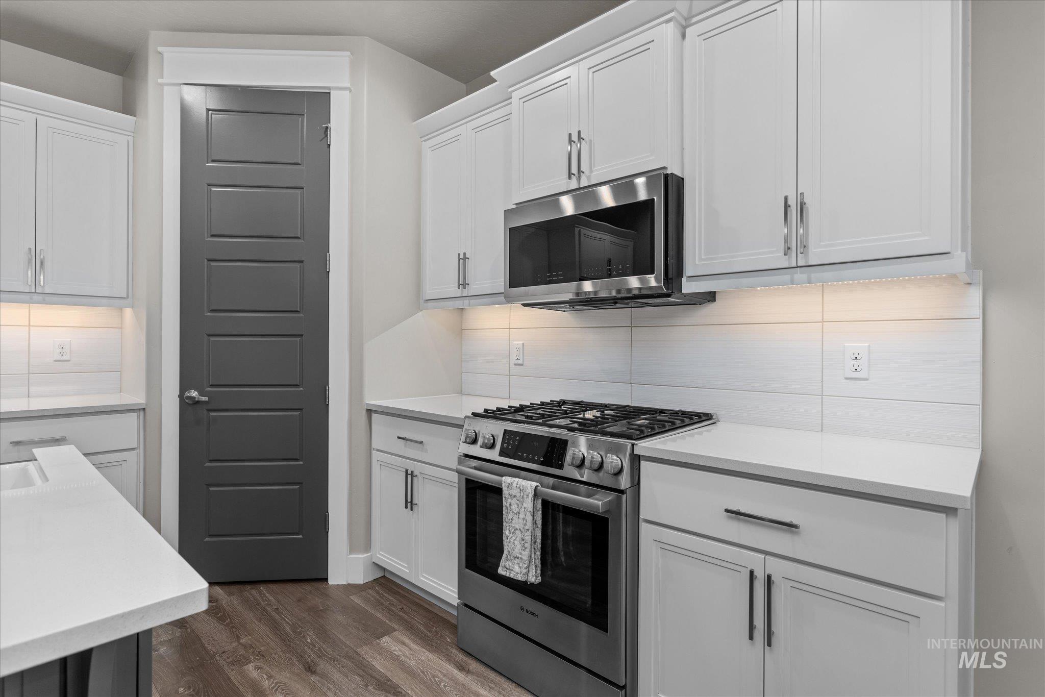 3332 W Lassen Dr