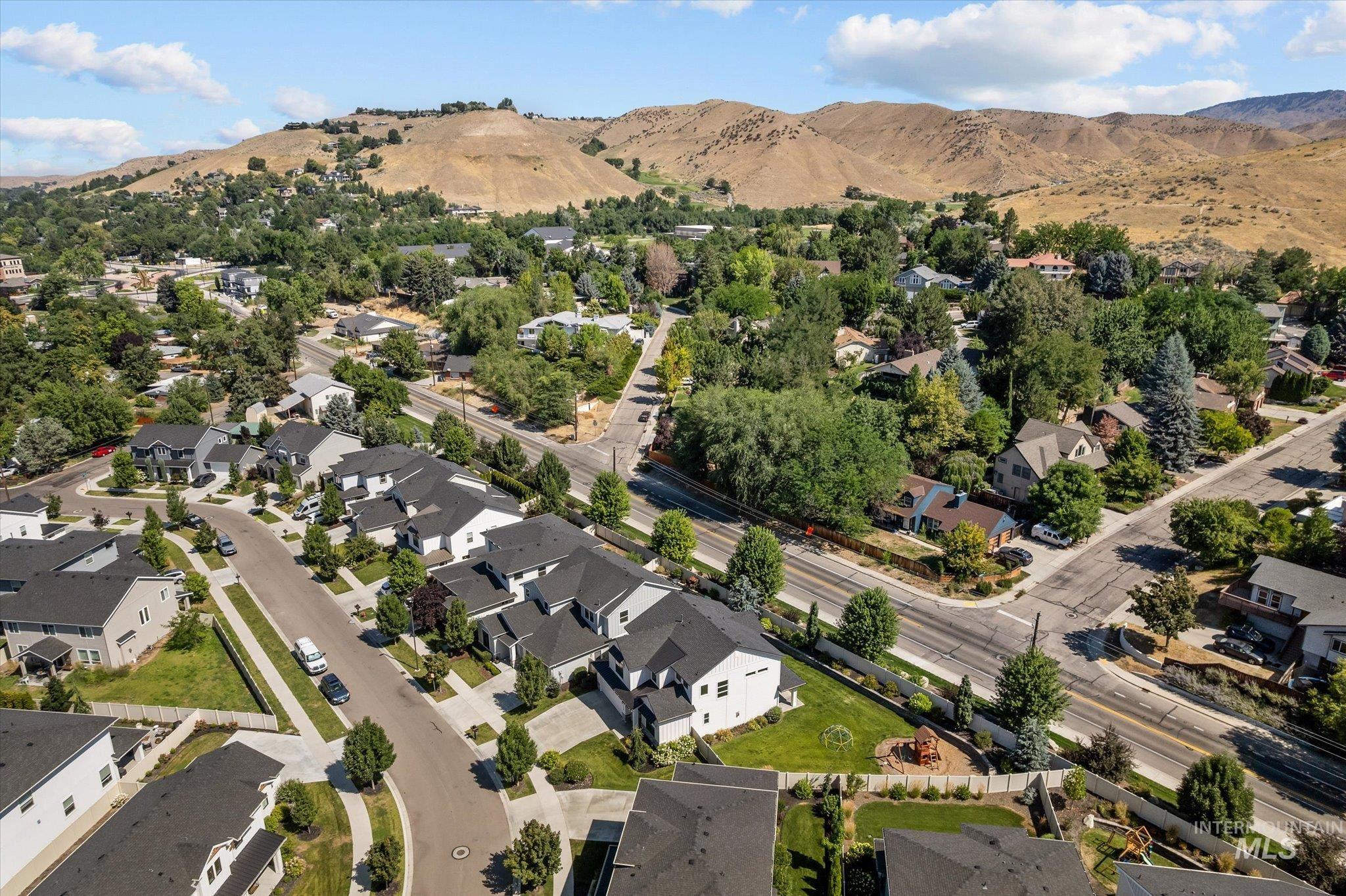3332 W Lassen Dr