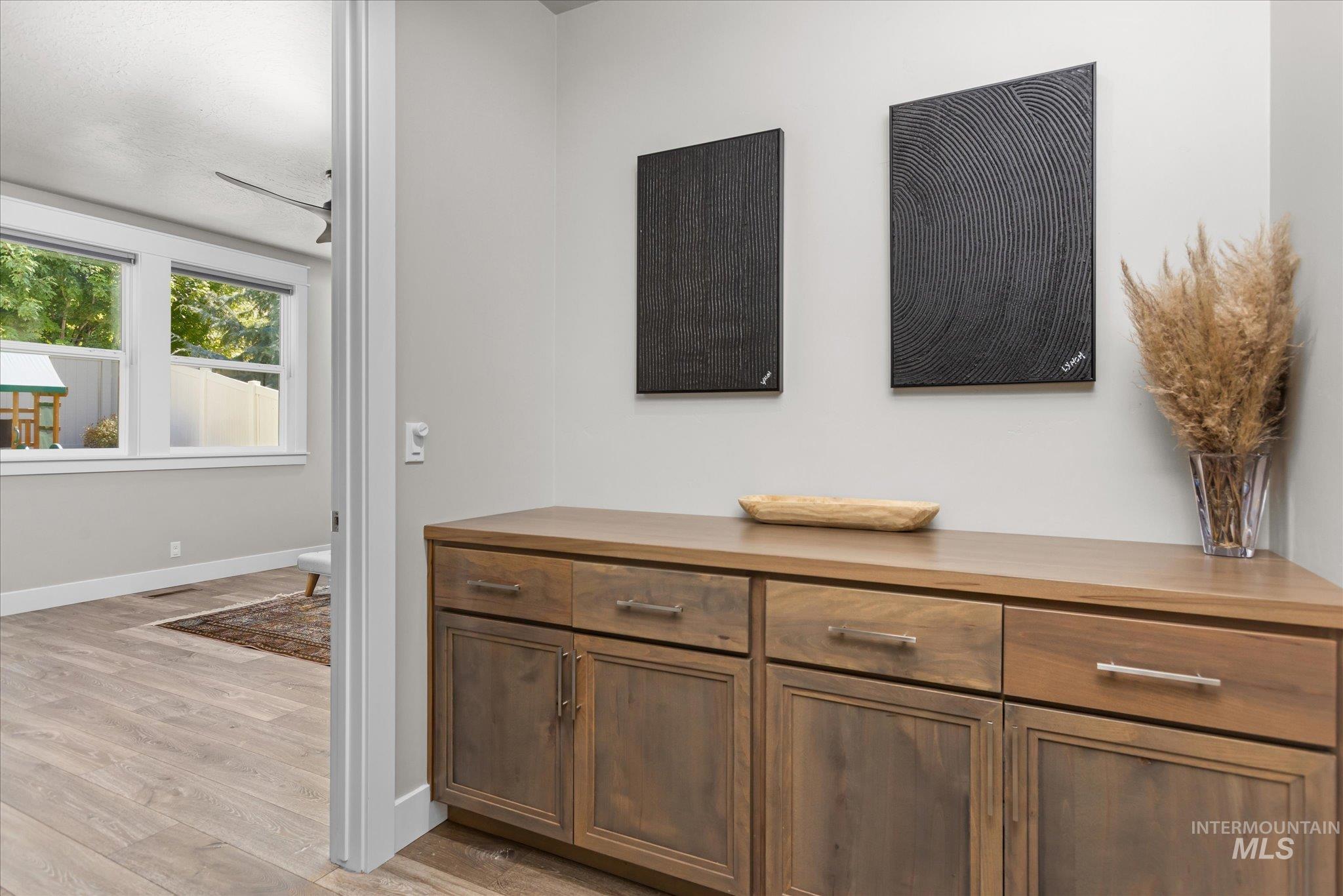 3332 W Lassen Dr
