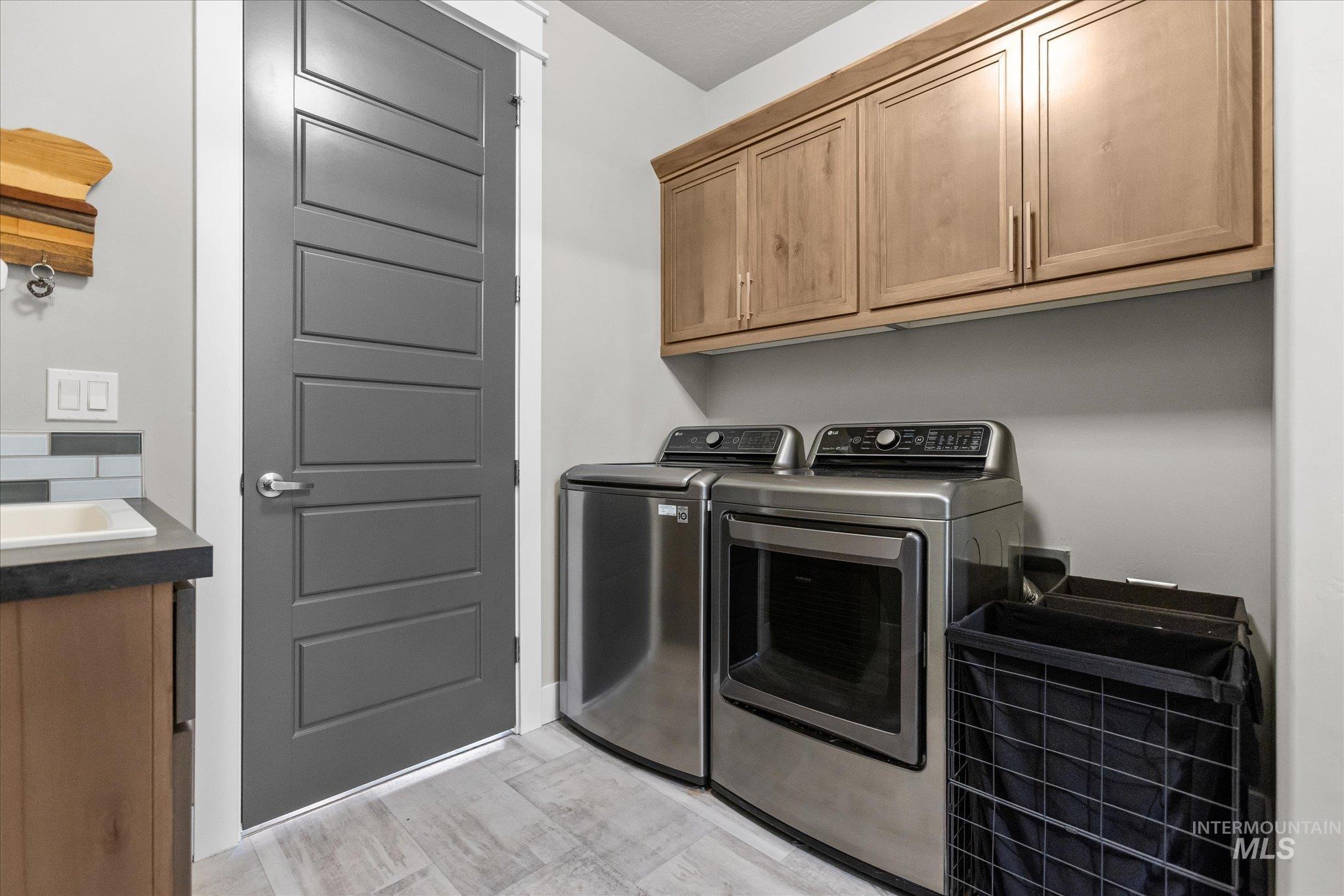 3332 W Lassen Dr
