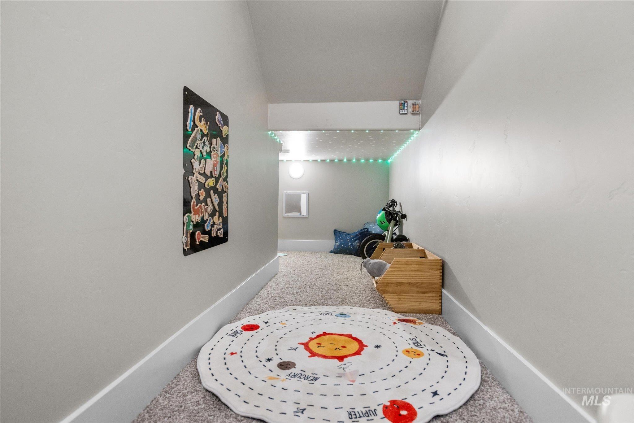 3332 W Lassen Dr