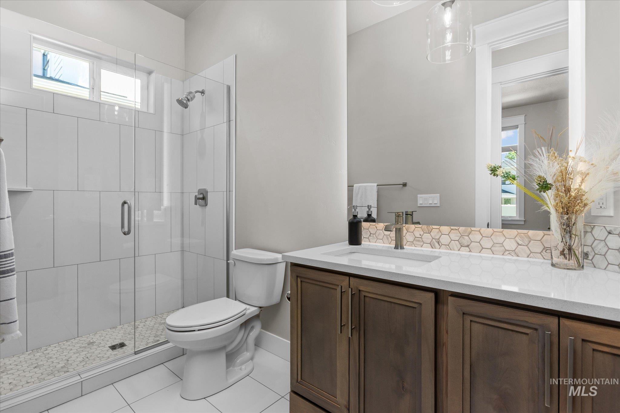 3332 W Lassen Dr