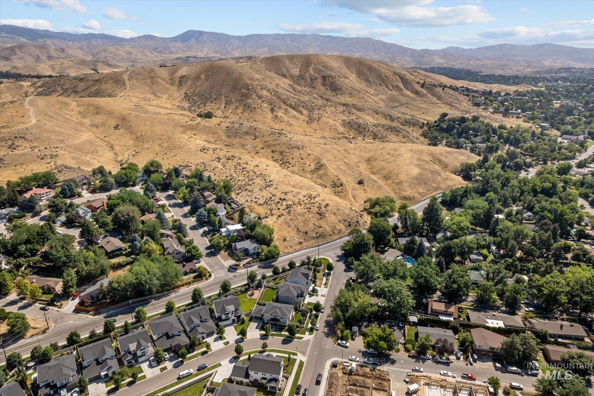 3332 W Lassen Dr