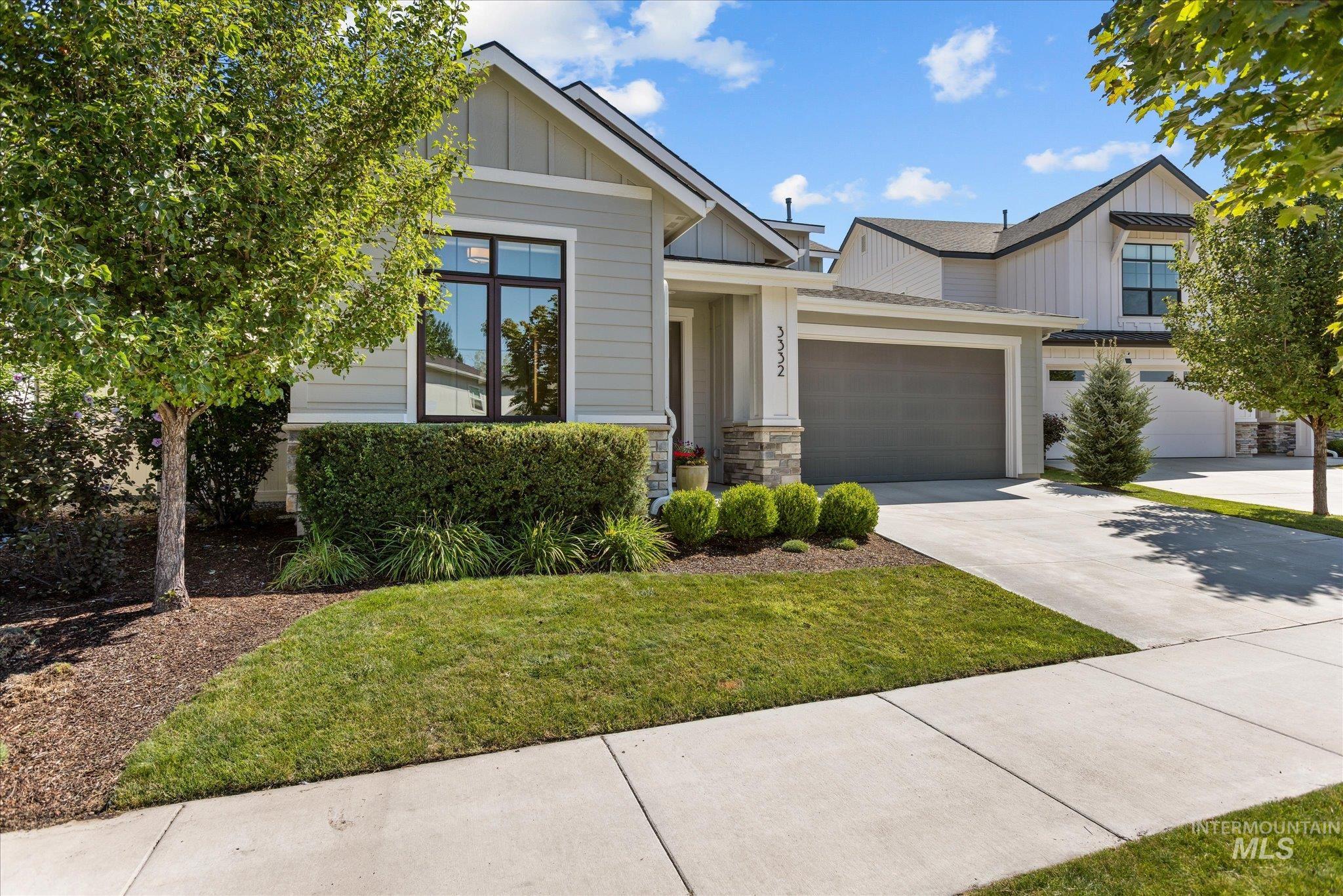 3332 W Lassen Dr