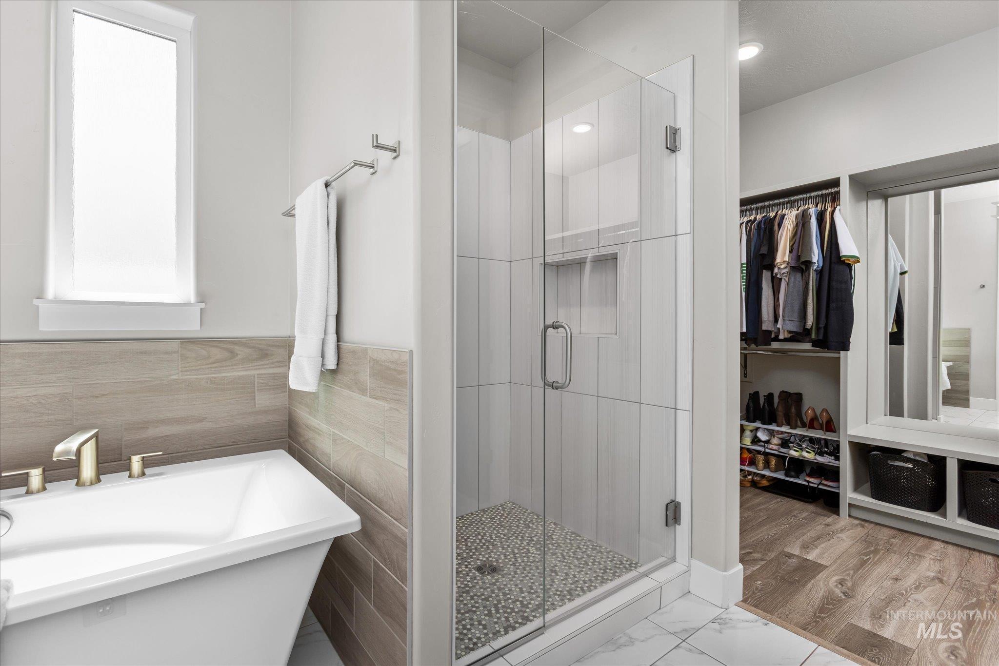 3332 W Lassen Dr