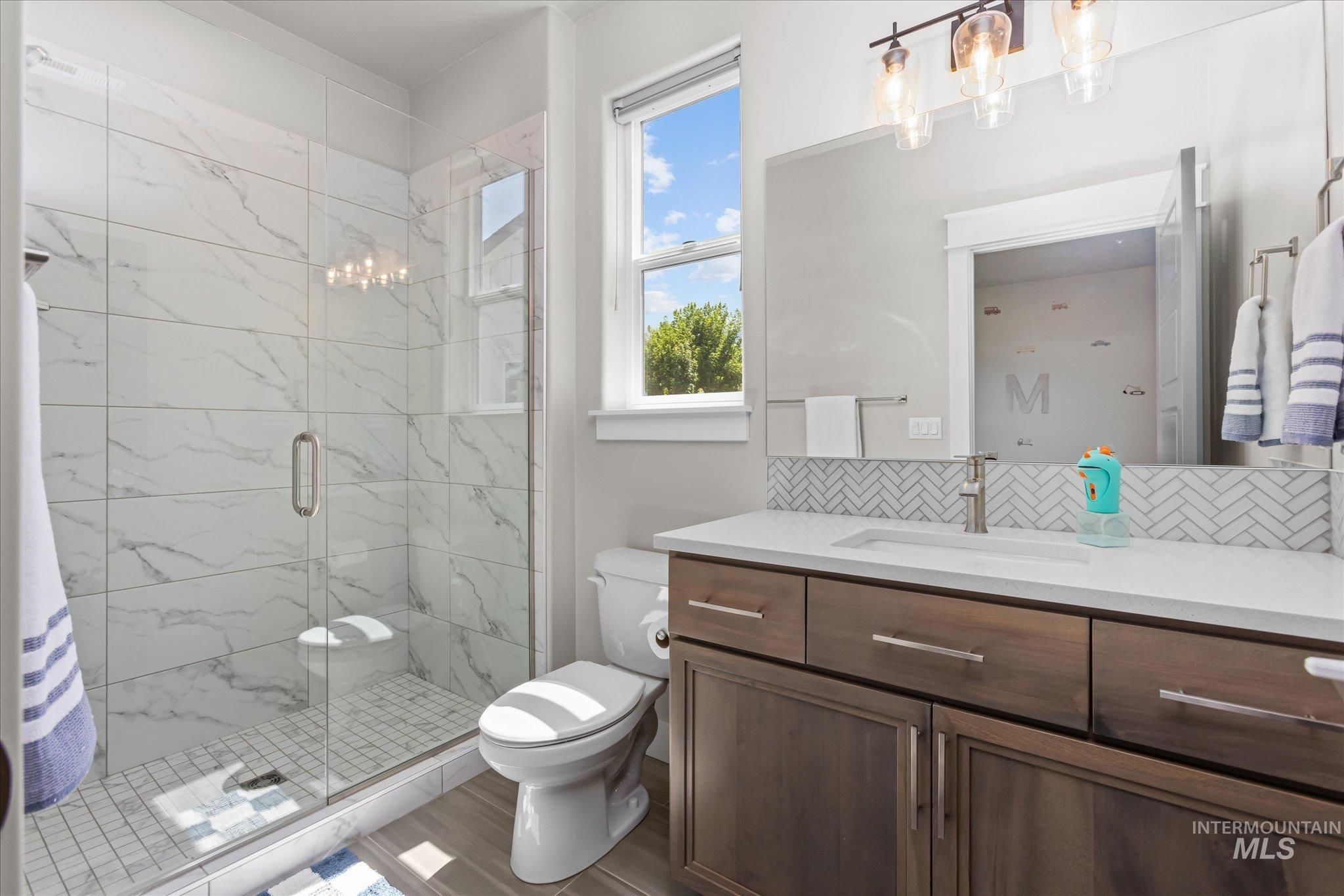 3332 W Lassen Dr