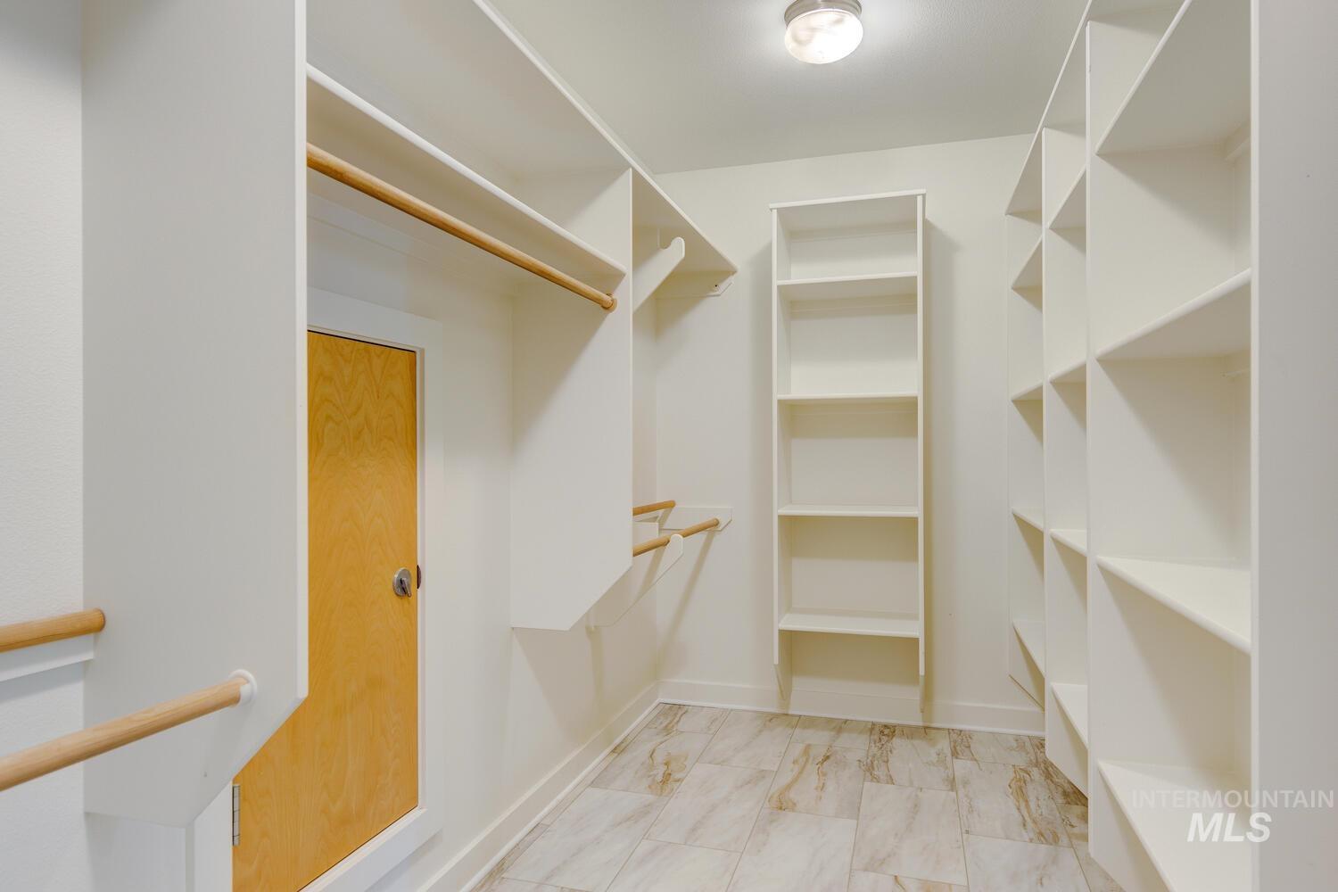 5270 W Hidden Springs Dr