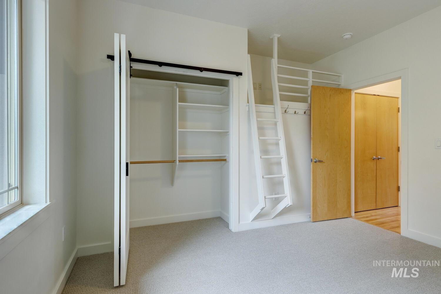 5270 W Hidden Springs Dr