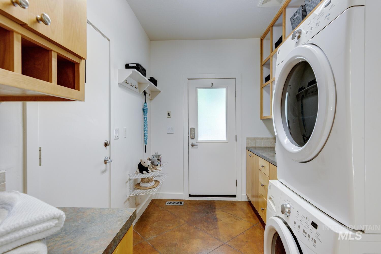 5270 W Hidden Springs Dr