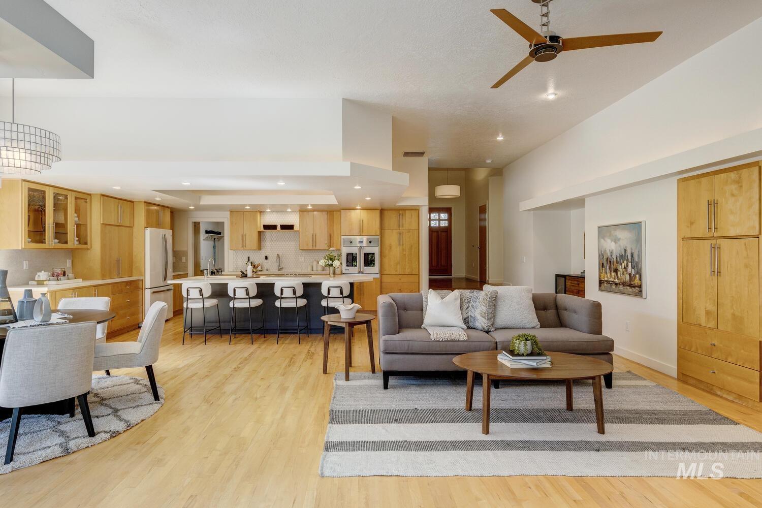 5270 W Hidden Springs Dr