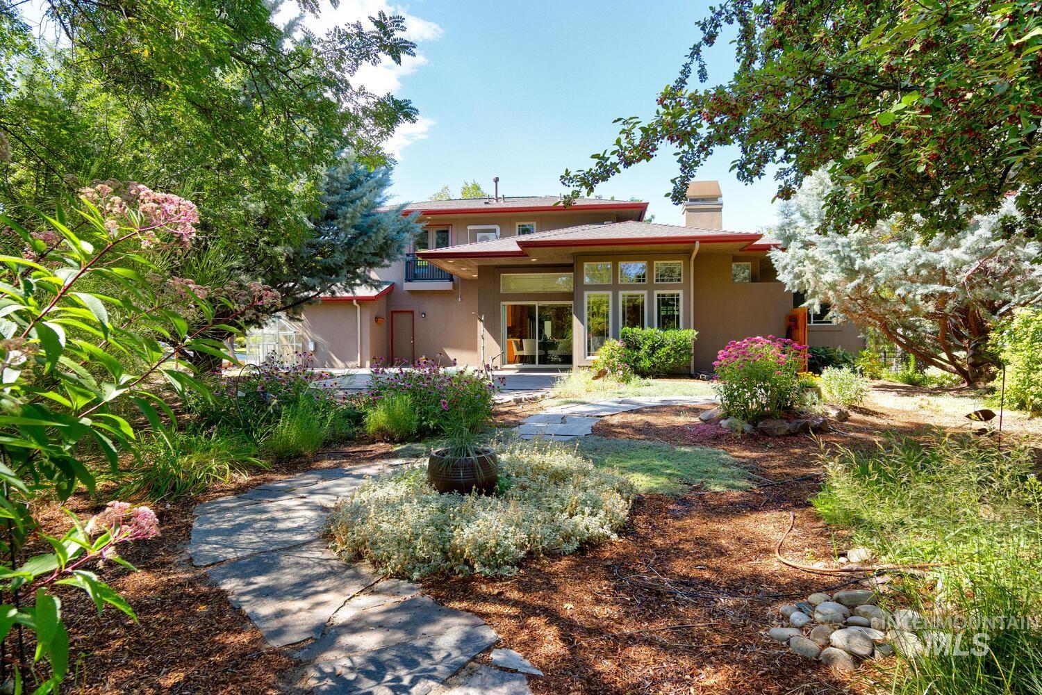 5270 W Hidden Springs Dr