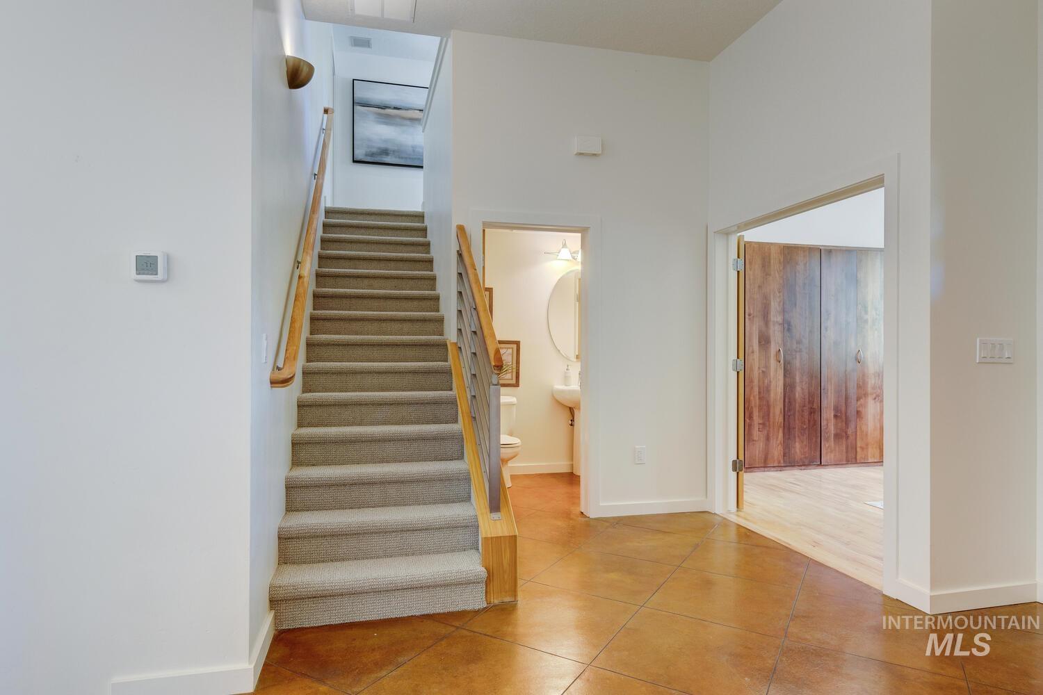 5270 W Hidden Springs Dr