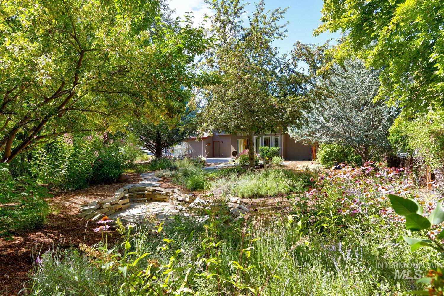 5270 W Hidden Springs Dr