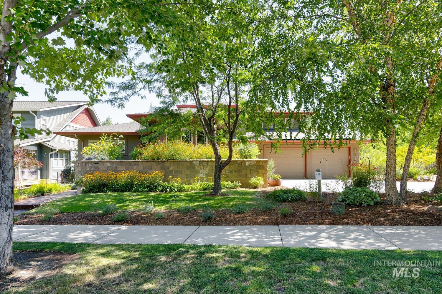 5270 W Hidden Springs Dr