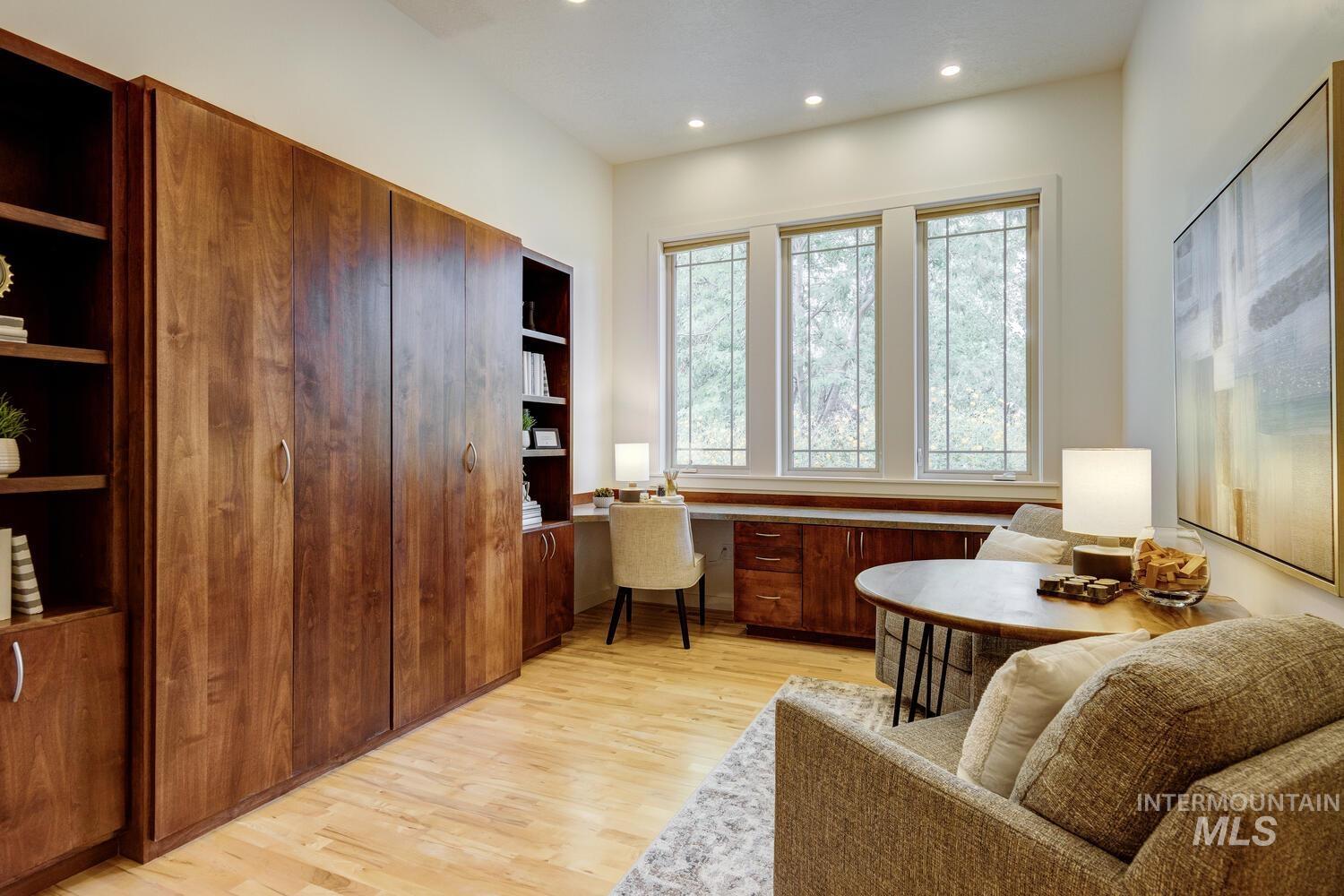 5270 W Hidden Springs Dr