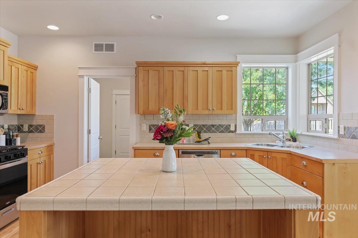 12607 N. 11th Ave